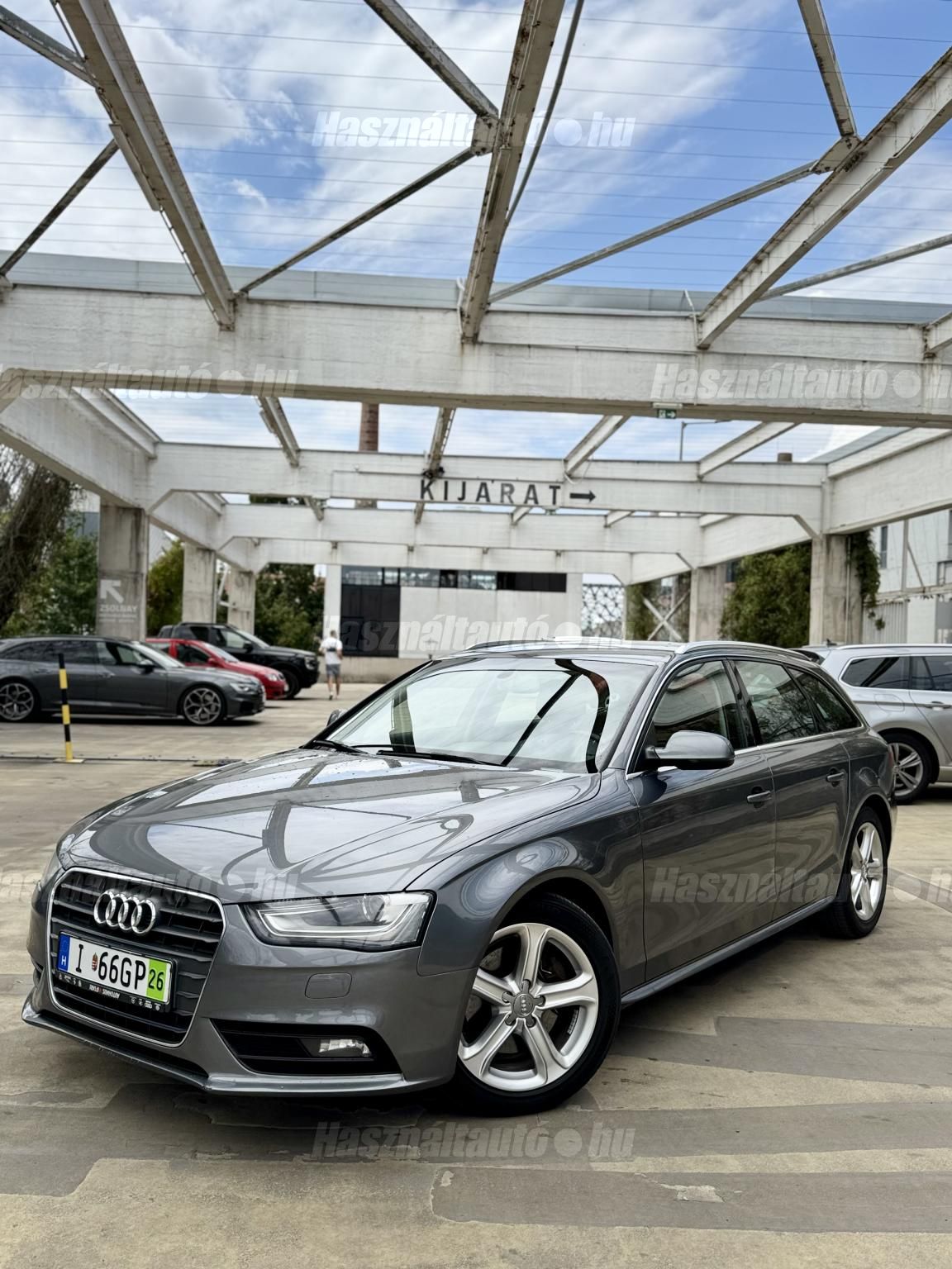 AUDI A4 2013/7 - 1