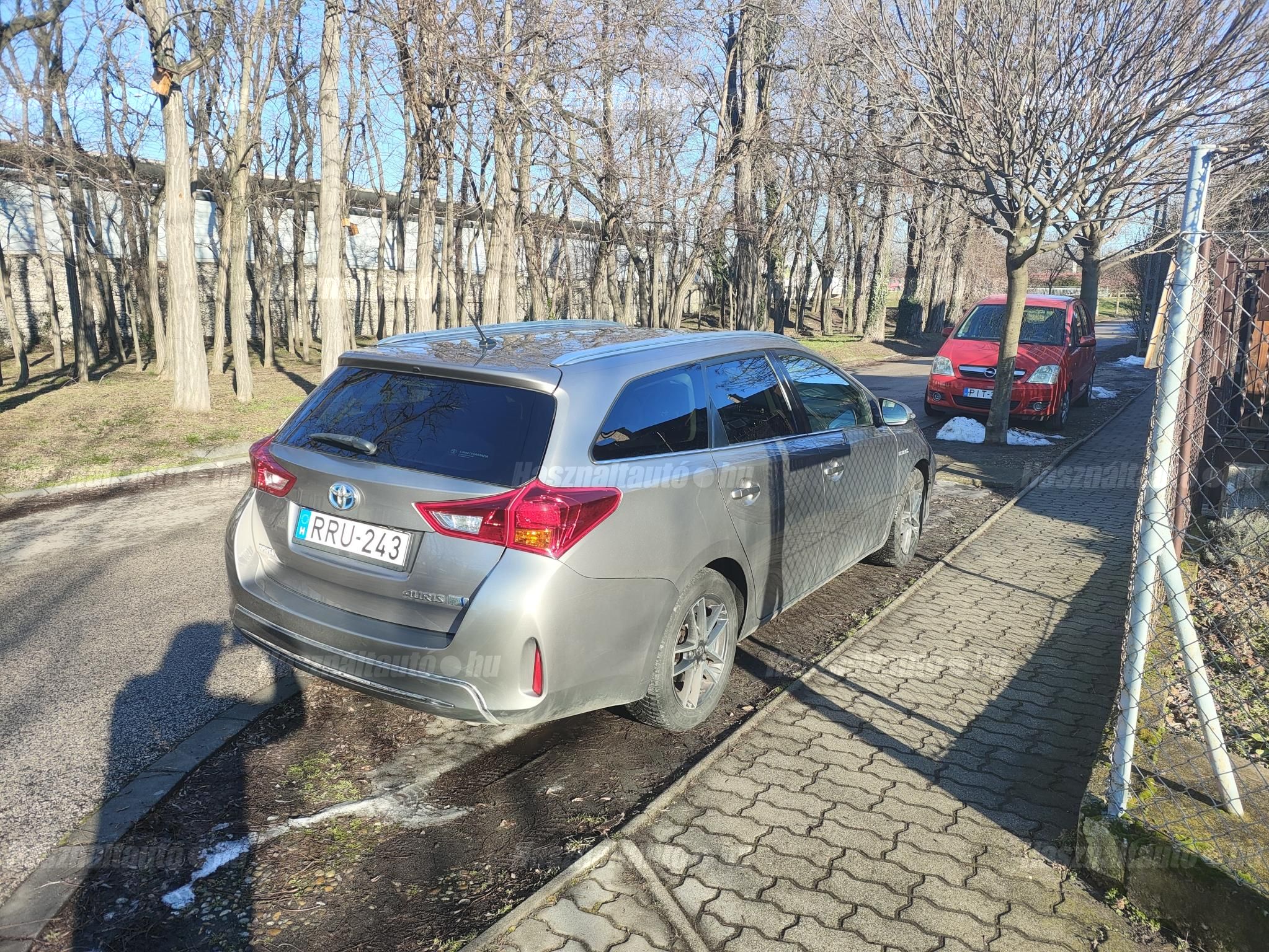 TOYOTA AURIS 2014/12 - 1