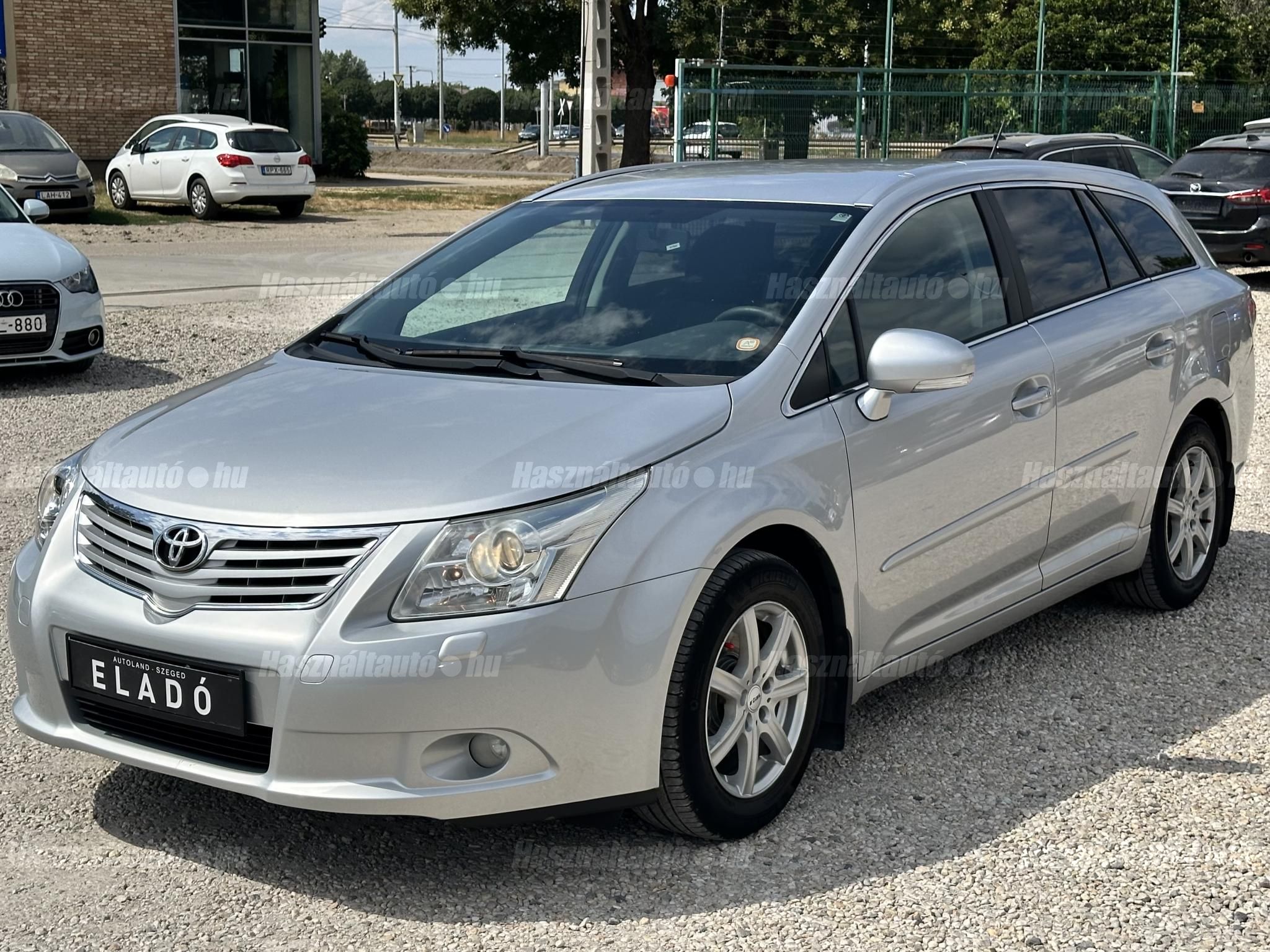 TOYOTA AVENSIS 2011/5 - 1