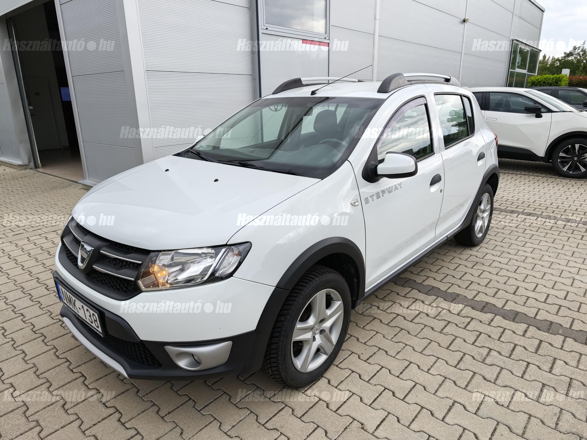 DACIA SANDERO 2016/1 - 1