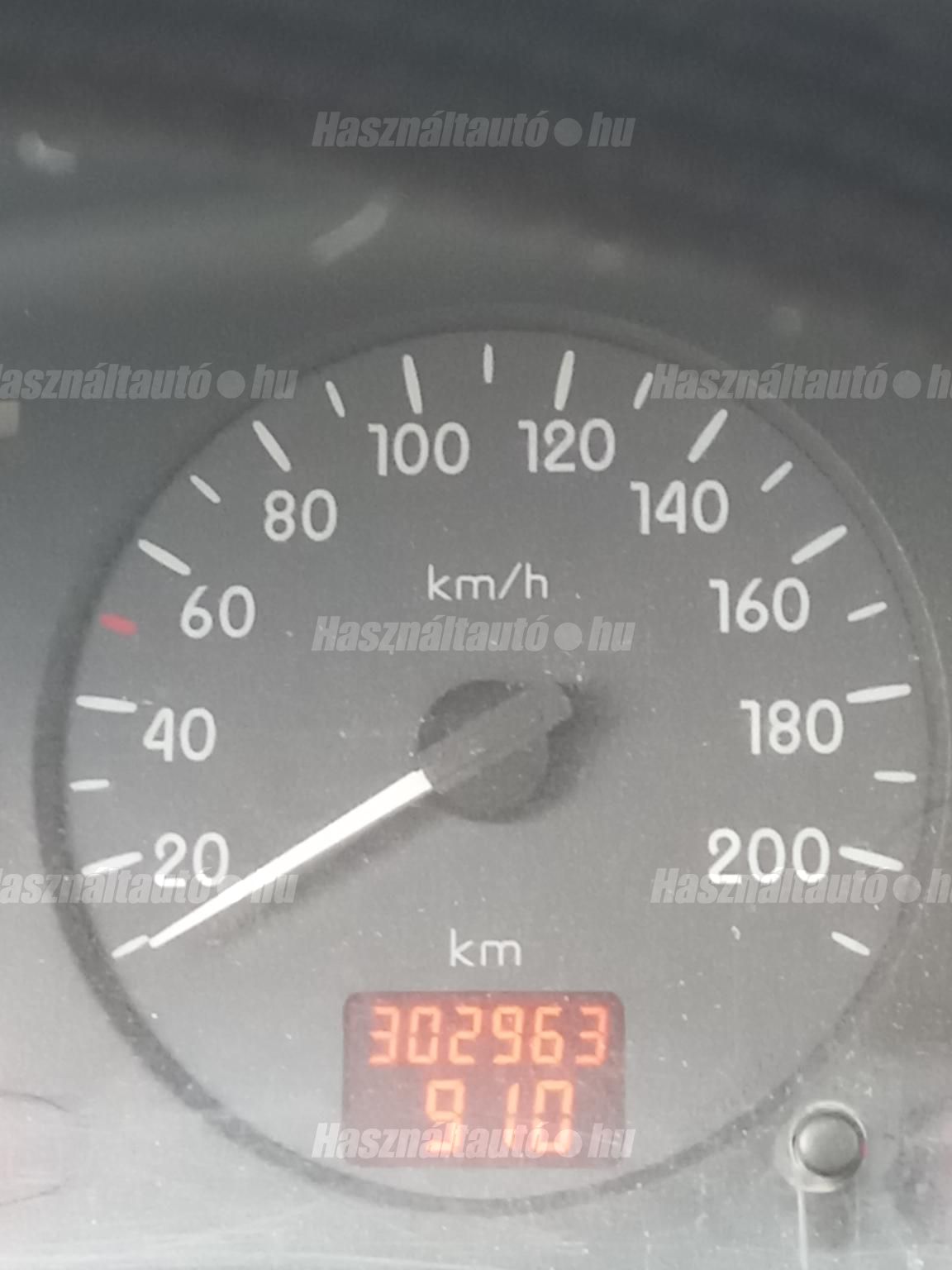 RENAULT THALIA 2001 - 1