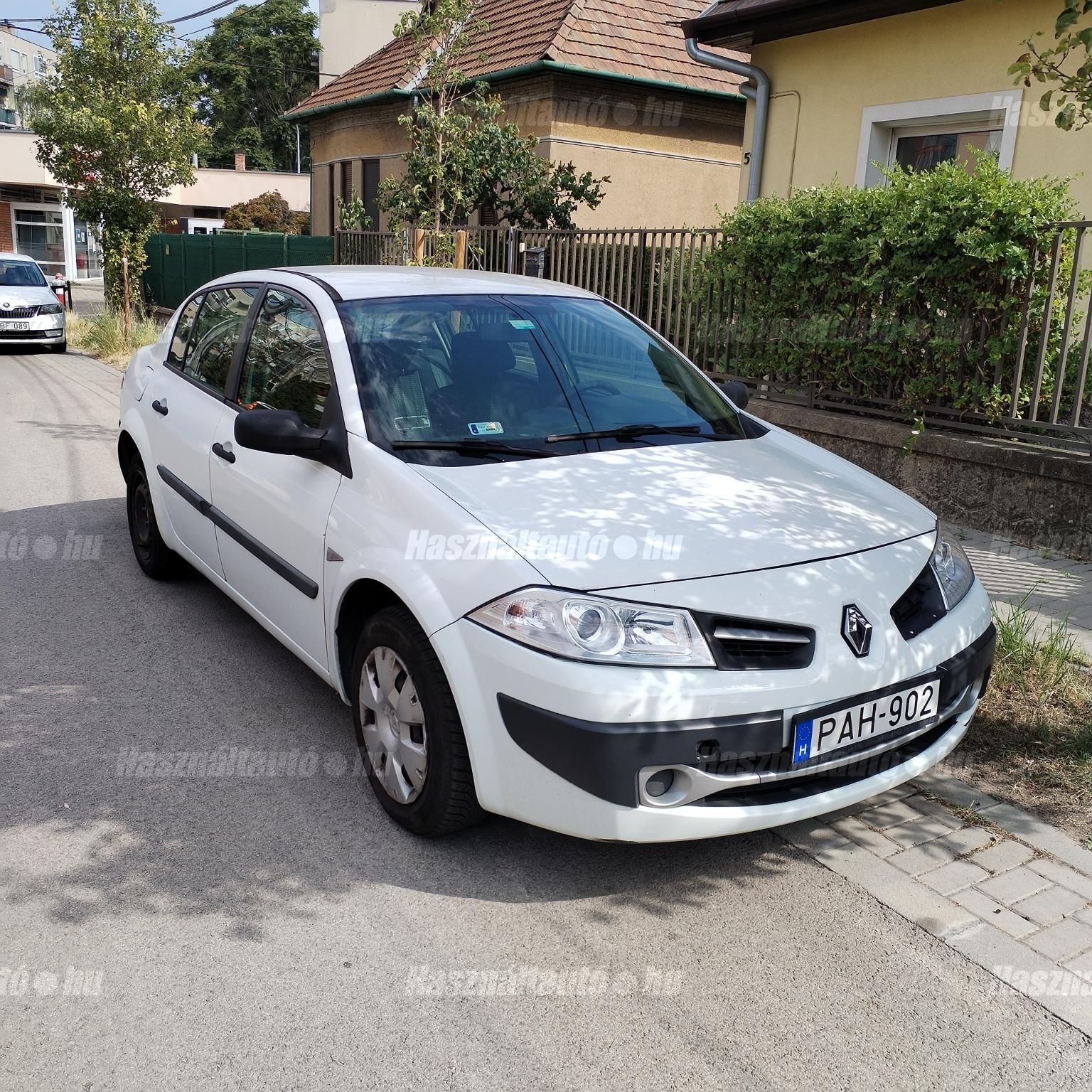 RENAULT MEGANE 2008/2 - 1