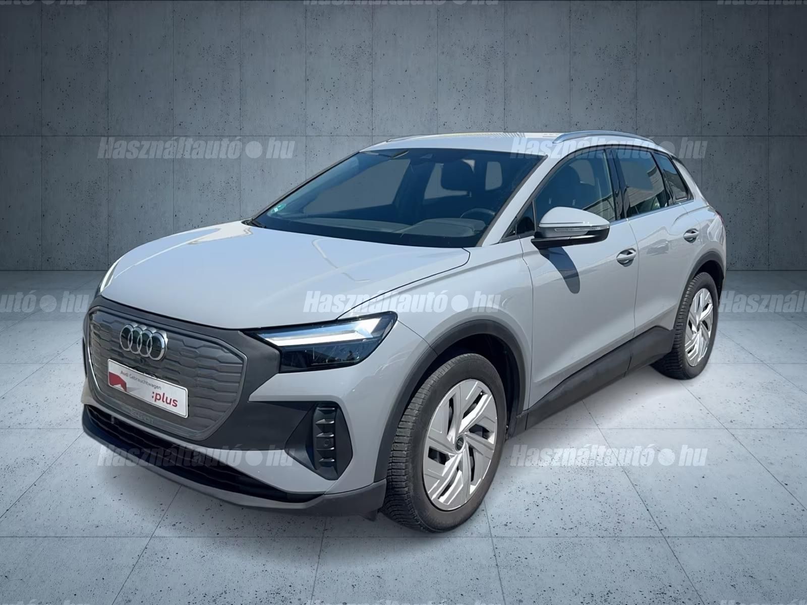 AUDI Q4 2022/7 - 1