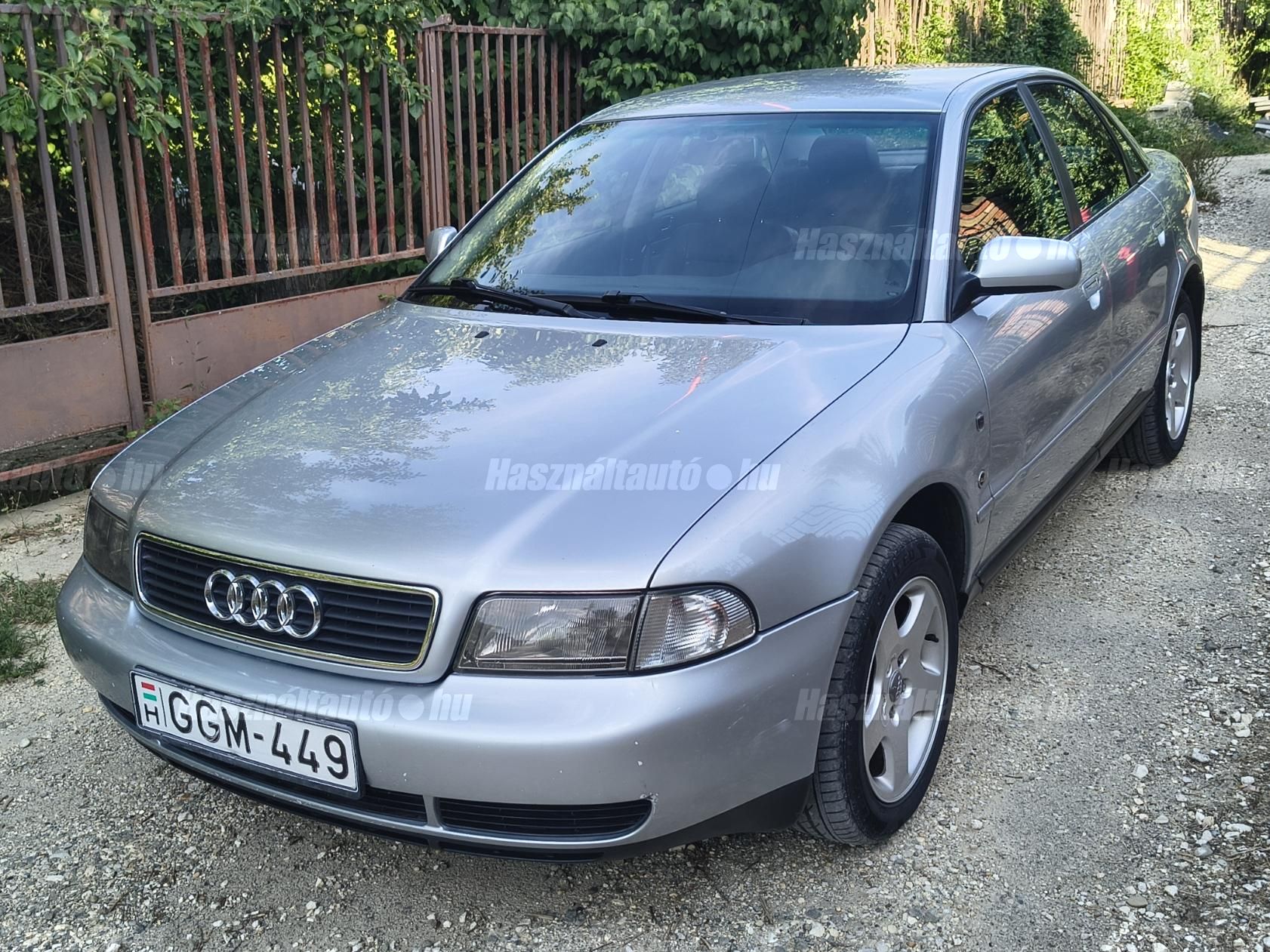 AUDI A4 1996/12 - 1
