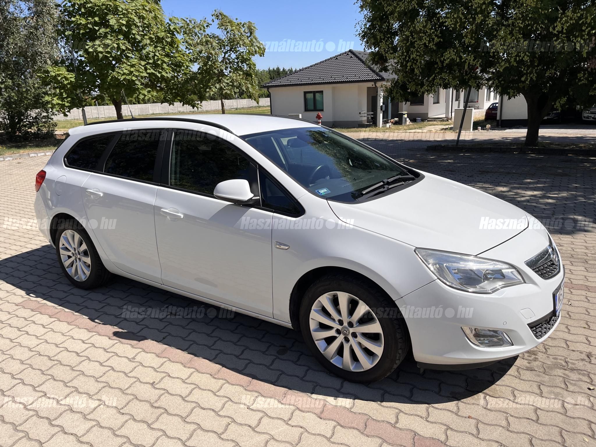 OPEL ASTRA J 2012/4 - 1