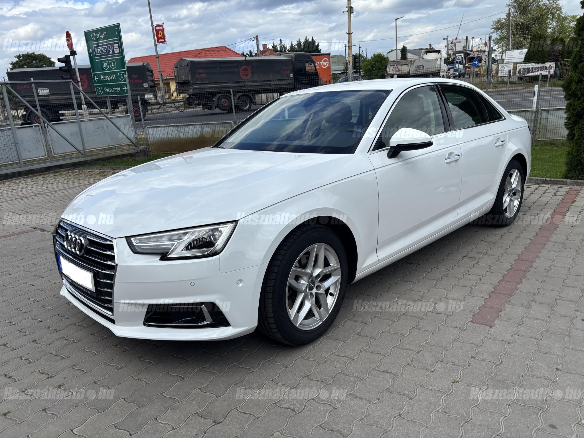 AUDI A4 2017/12 - 1