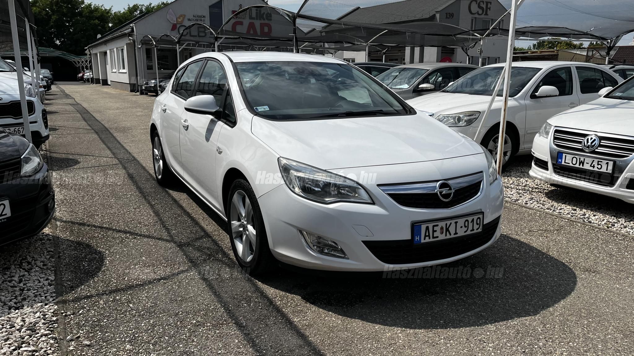 OPEL ASTRA J 2010/11 - 1