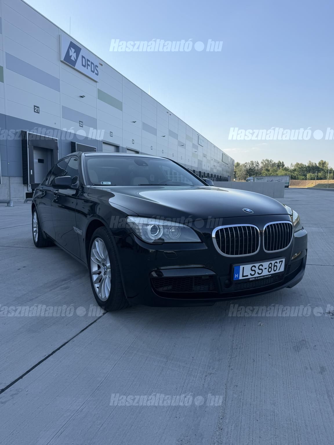 BMW 750 2010 - 1