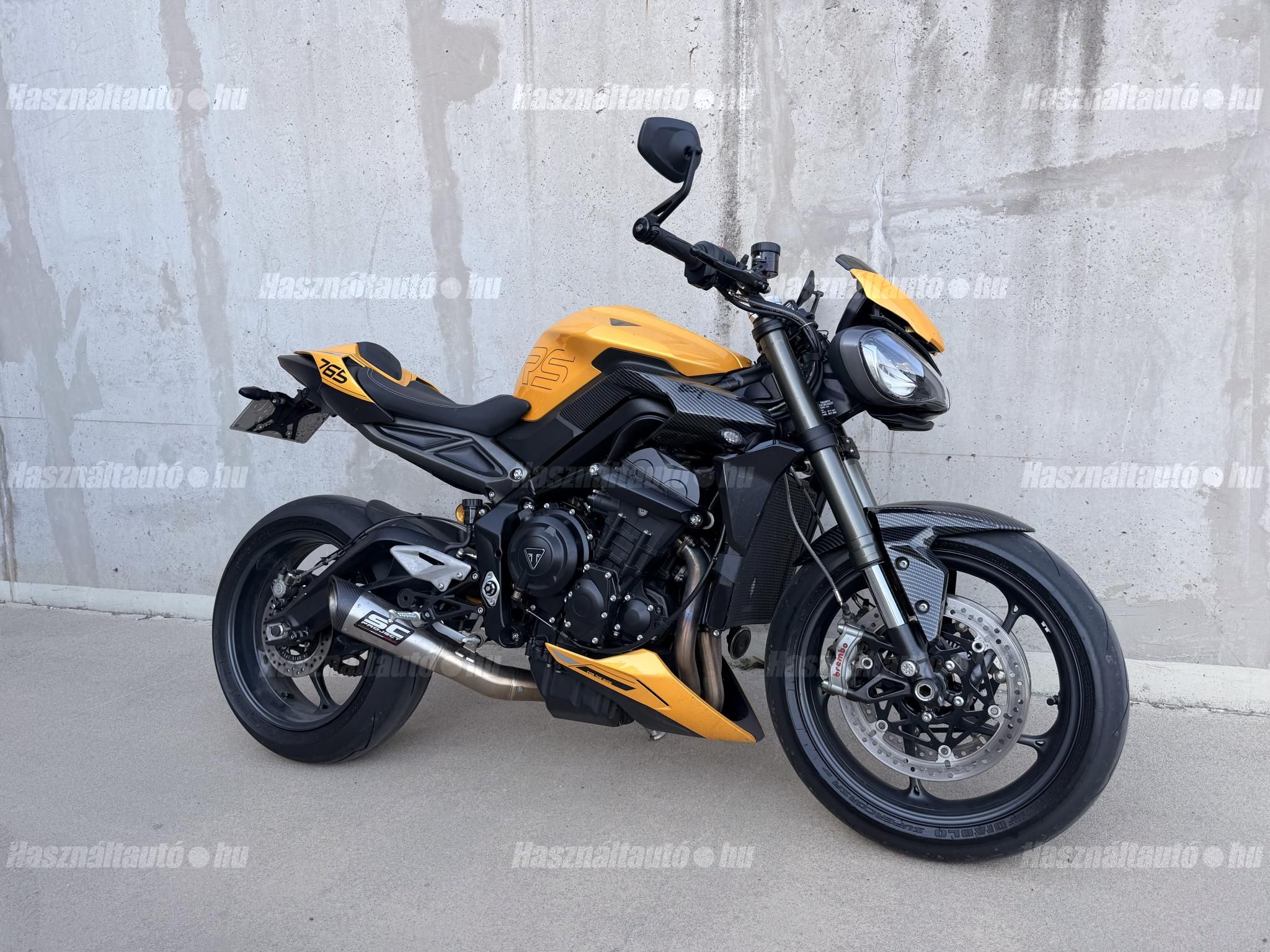 TRIUMPH STREET TRIPLE 2025/6 - 1