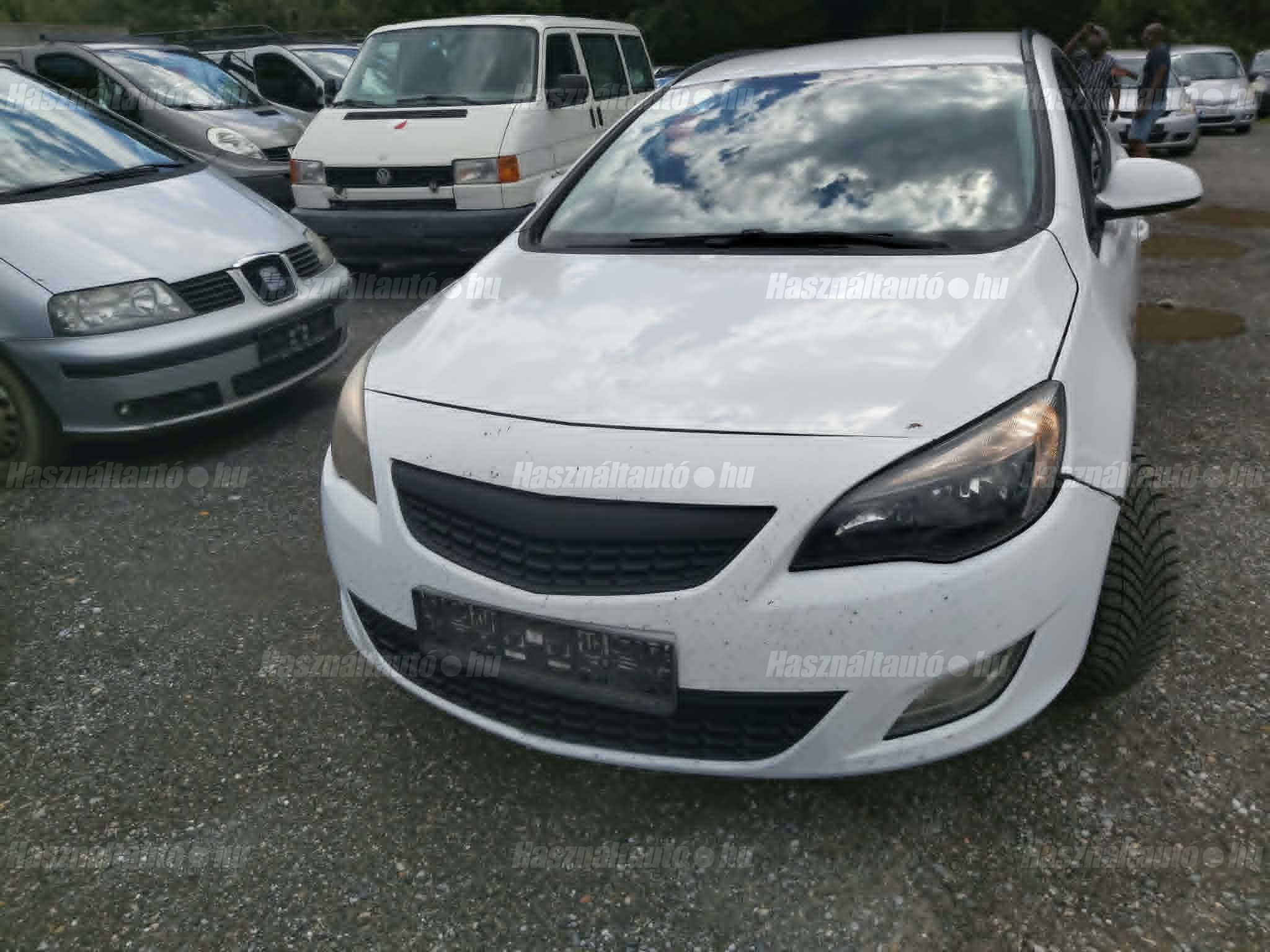 OPEL ASTRA J 2011 - 1