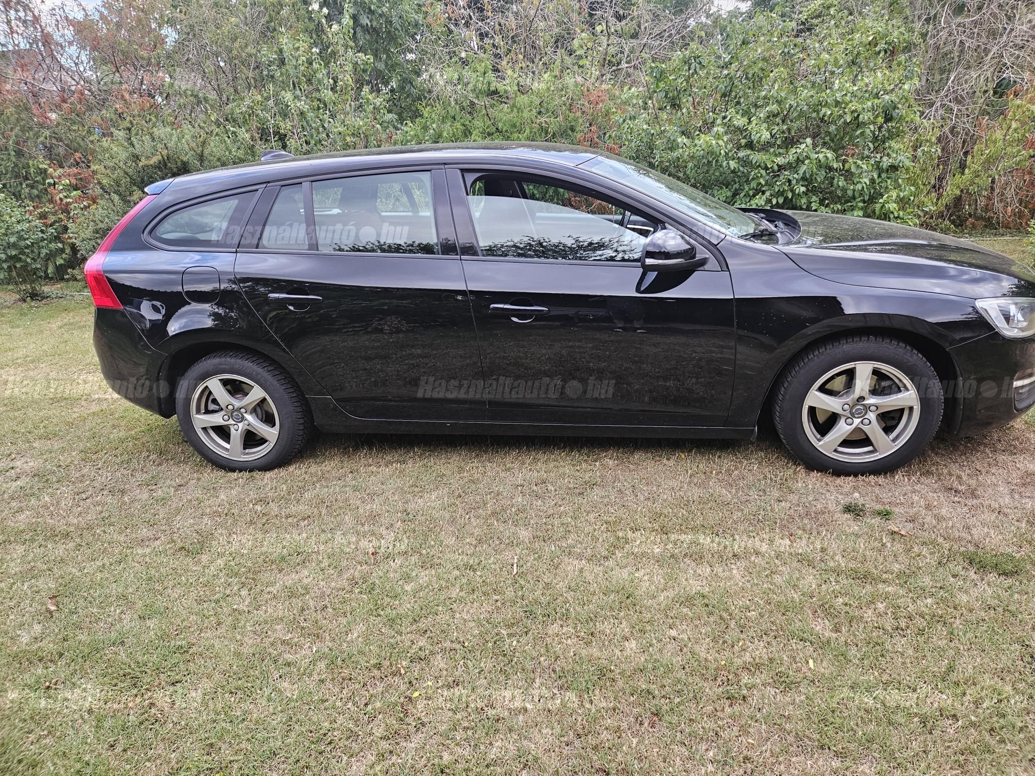 VOLVO V60 2018/4 - 1