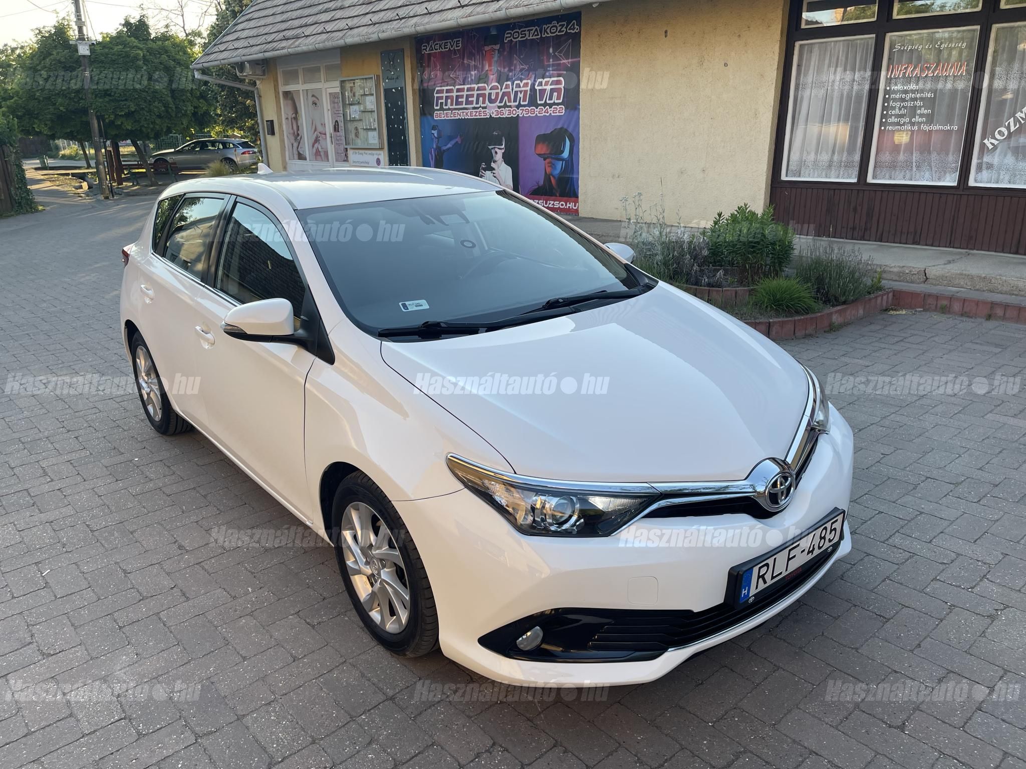 TOYOTA AURIS 2015/8 - 1