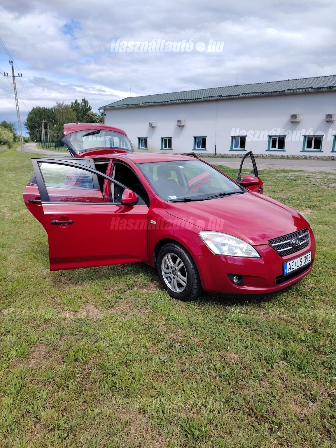 KIA CEE'D 2007/11 - 1
