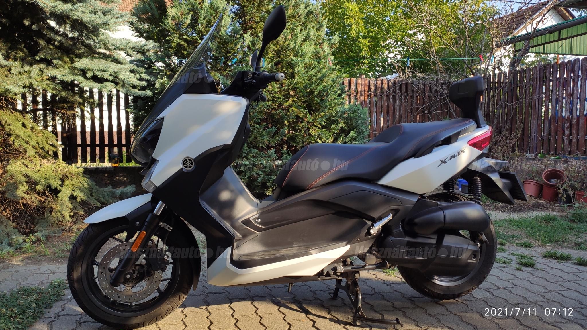 YAMAHA X-MAX 125 2017/11 - 1