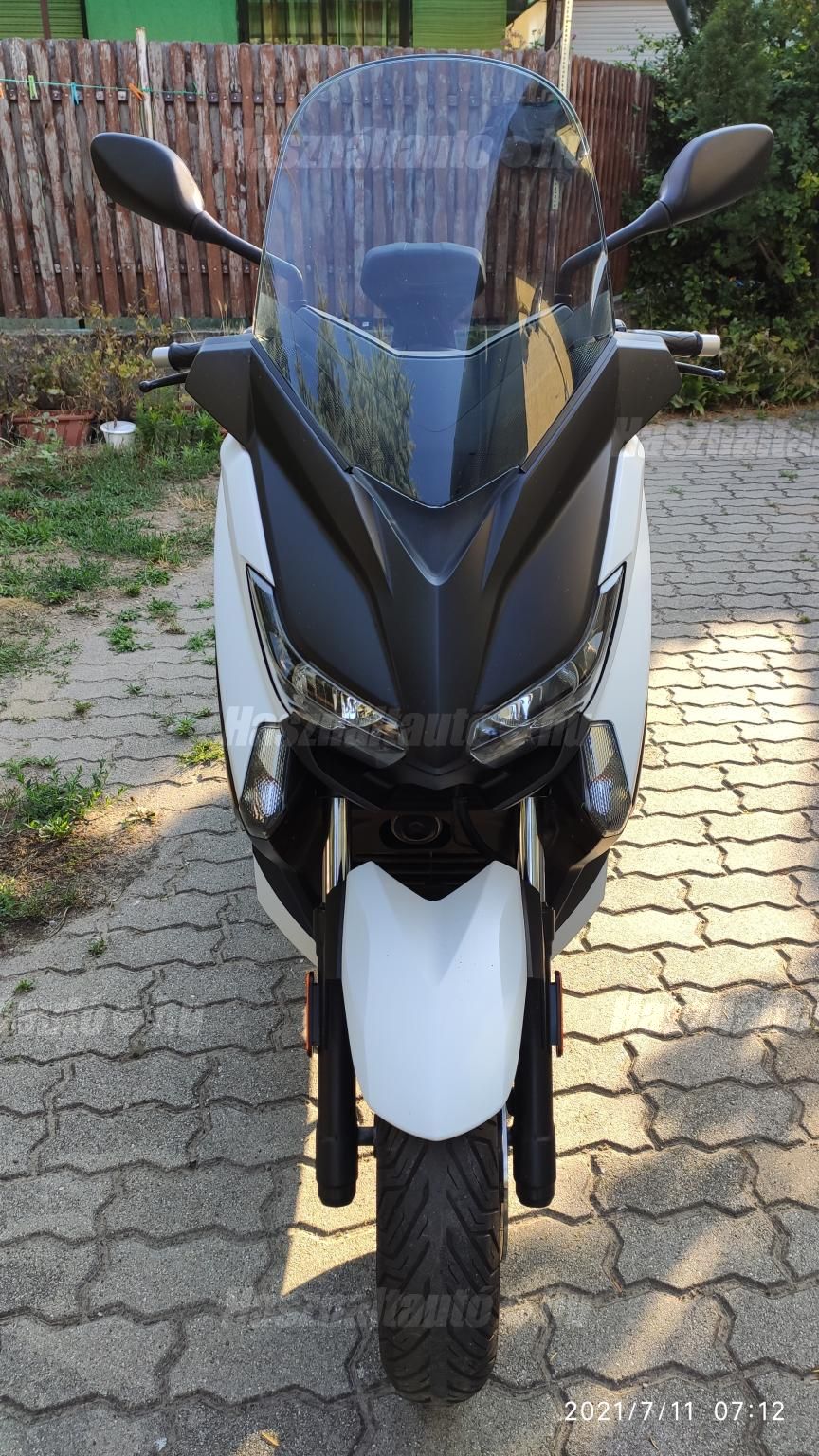 YAMAHA X-MAX 125 2017/11 - 1