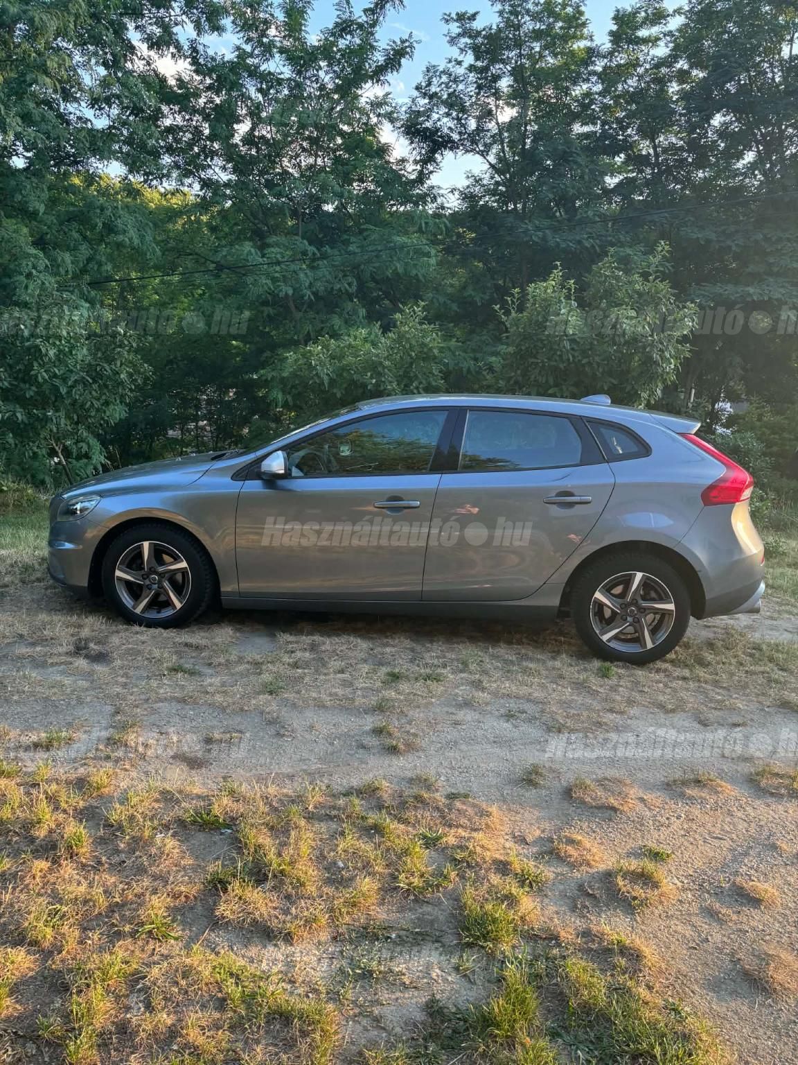 VOLVO V40 2016/10 - 1