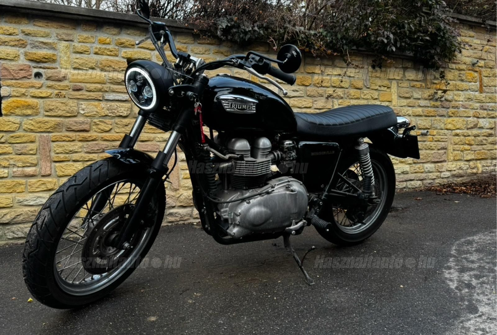 TRIUMPH BONNEVILLE 2004/1 - 1