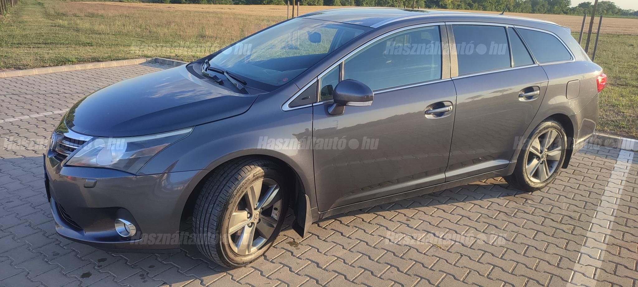 TOYOTA AVENSIS 2014 - 1