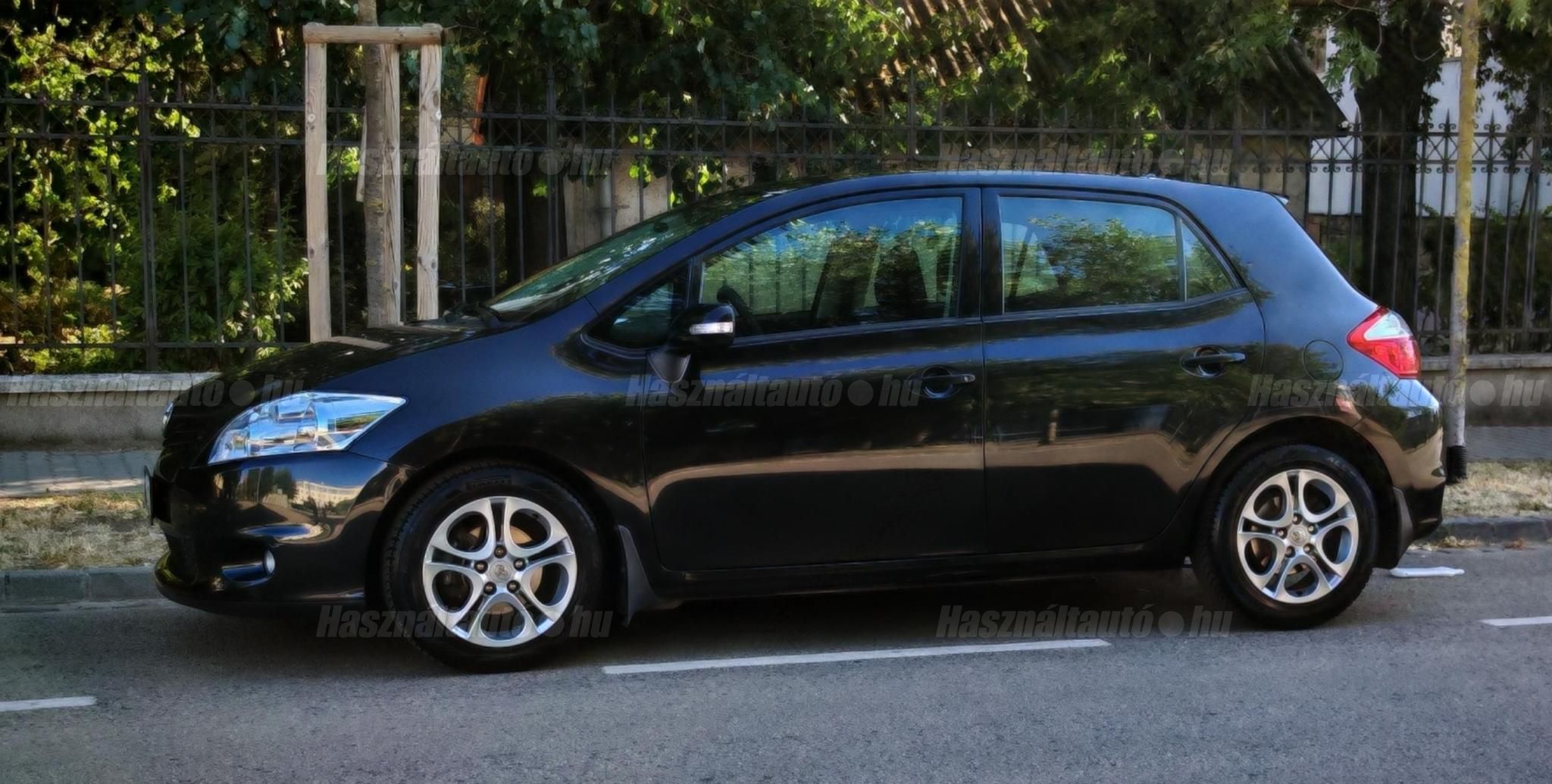 TOYOTA AURIS 2011/9 - 1