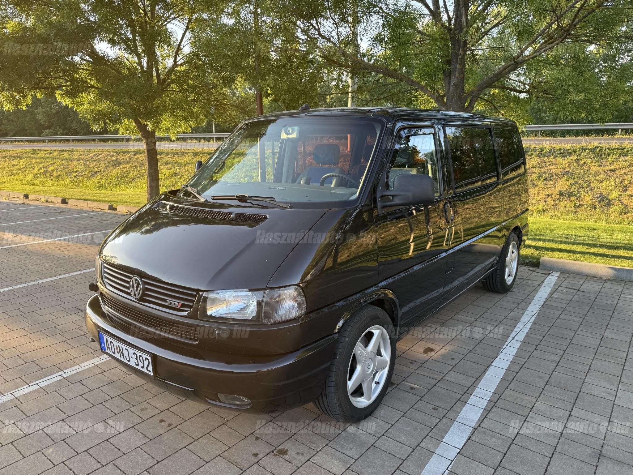 VOLKSWAGEN MULTIVAN 2001/1 - 1