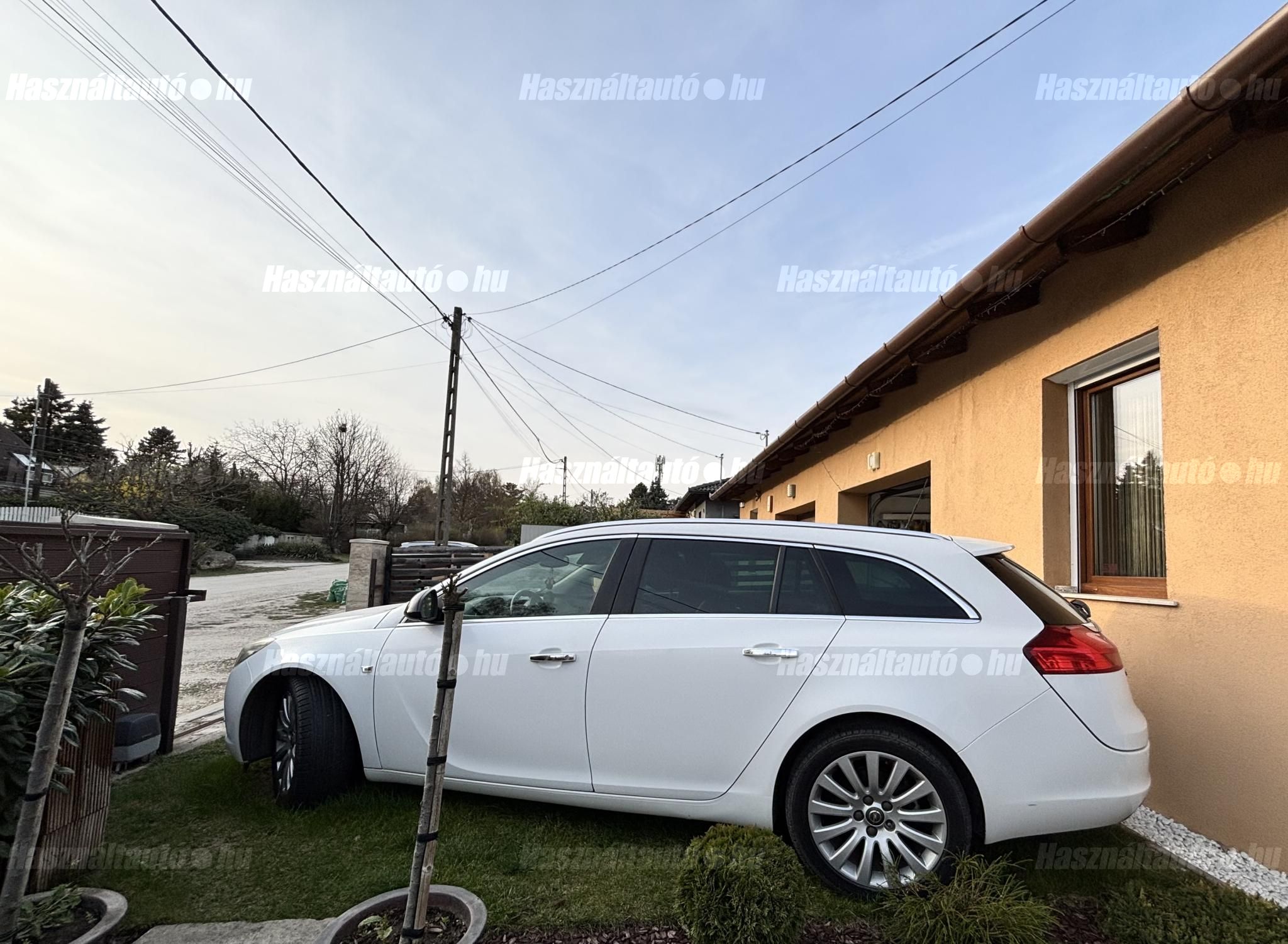 OPEL INSIGNIA 2010/11 - 1