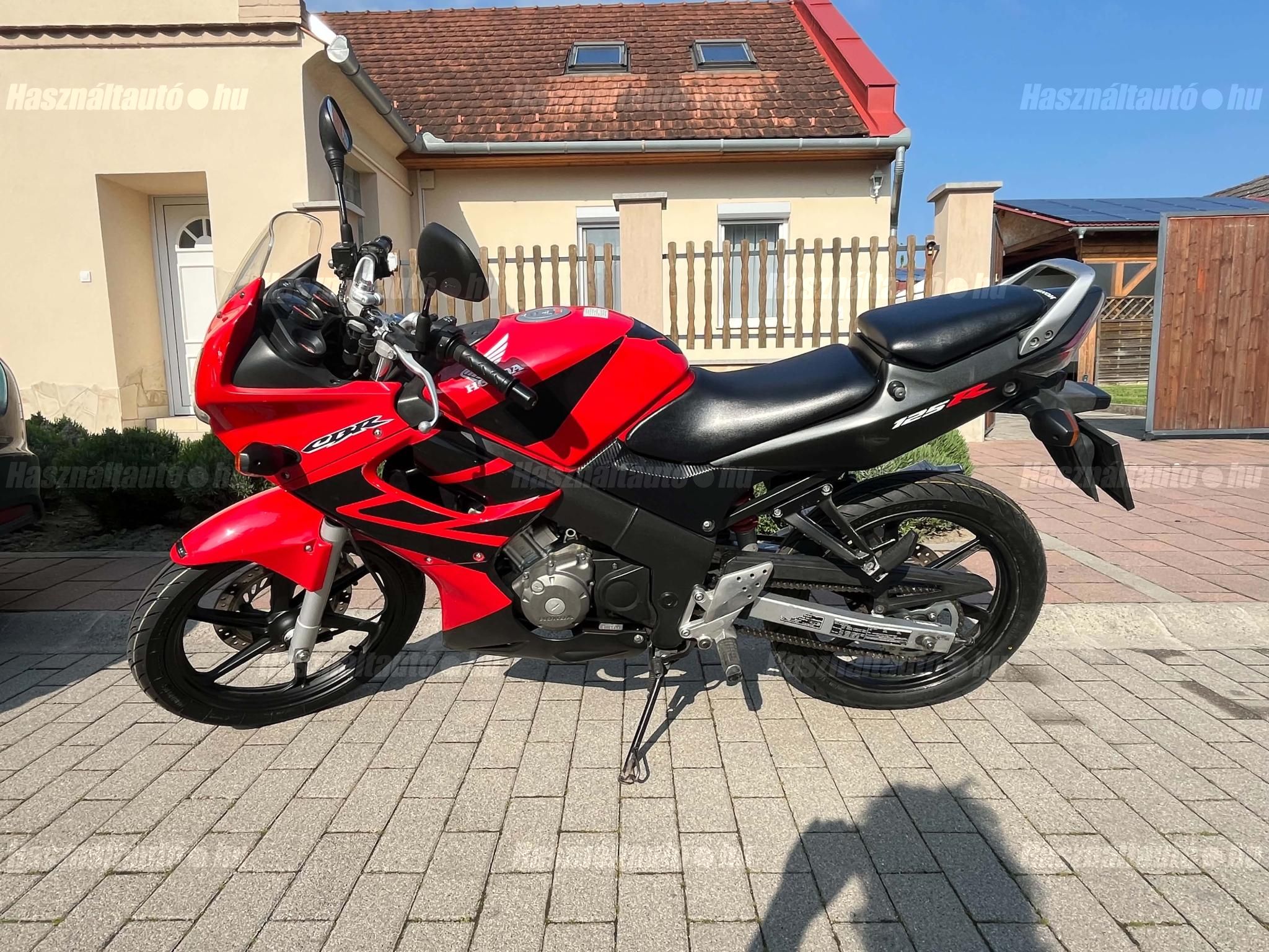 HONDA CBR 125 R 2004/7 - 1