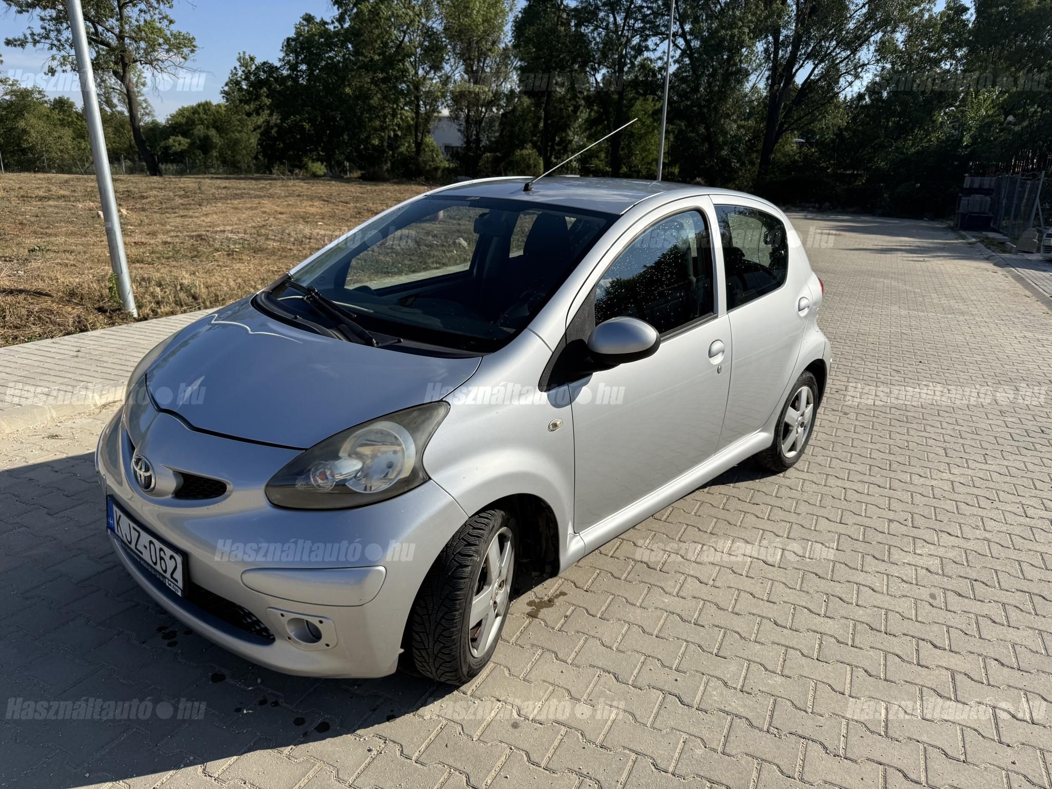 TOYOTA AYGO 2006/10 - 1