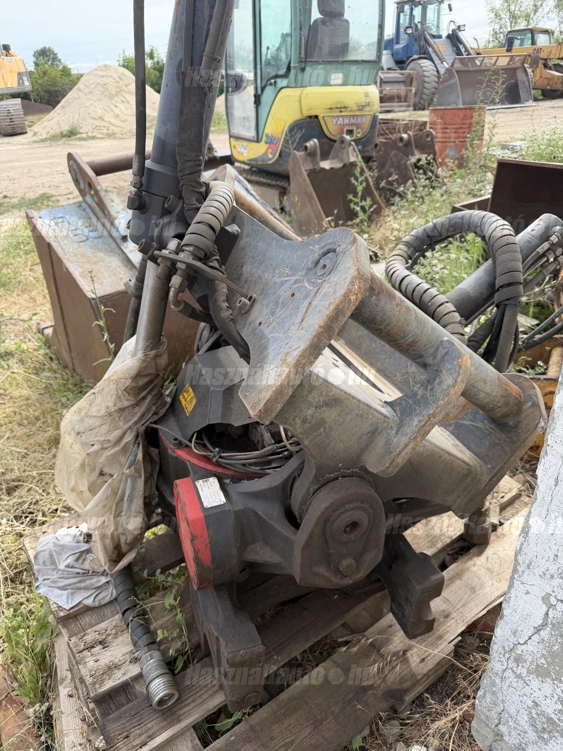 CATERPILLAR 2018/1 - 1
