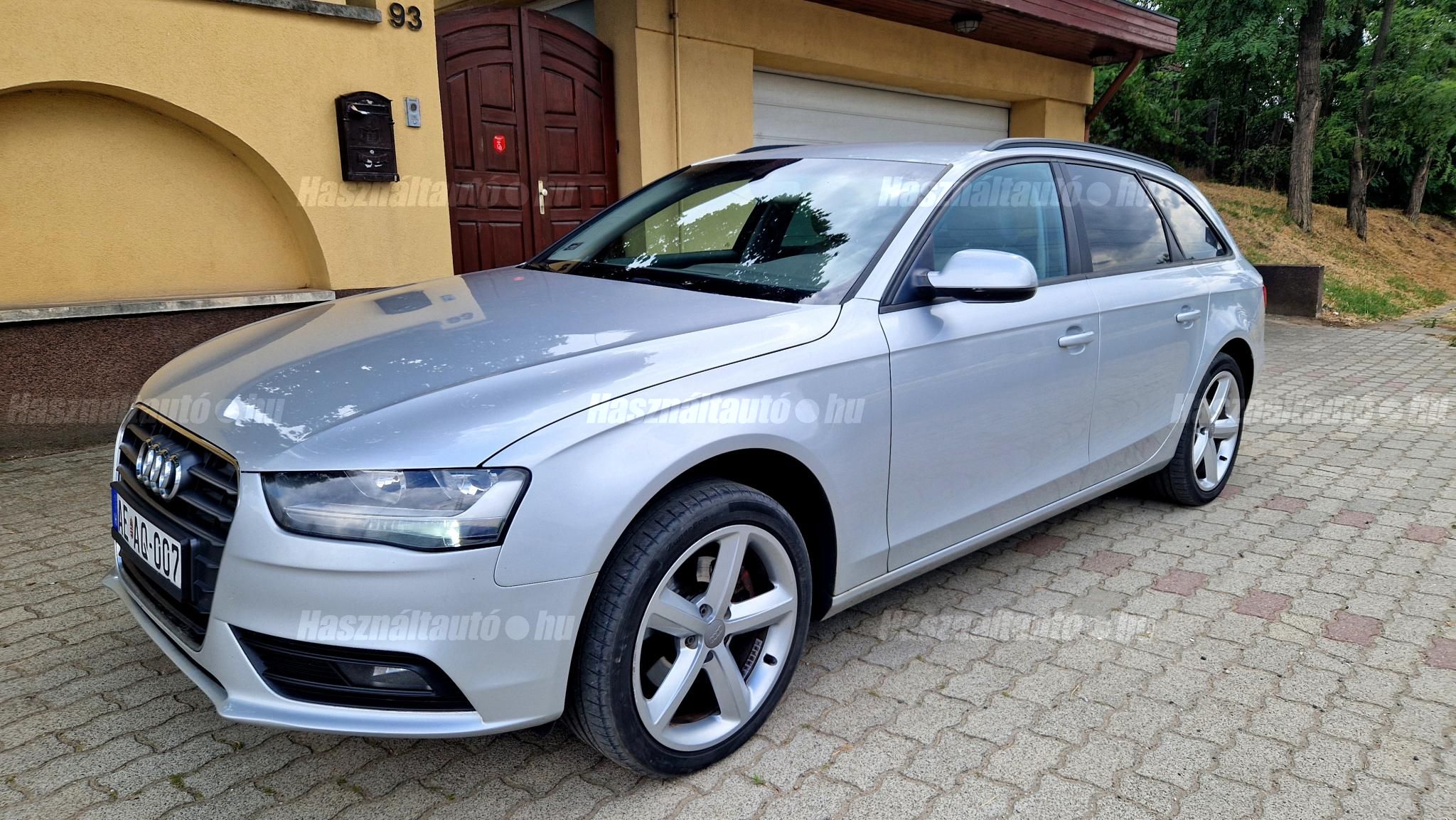 AUDI A4 2012/7 - 1