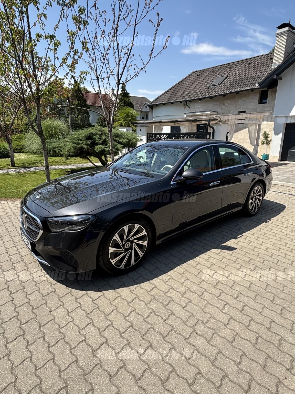 MERCEDES-BENZ E 220 2023/11 - 1
