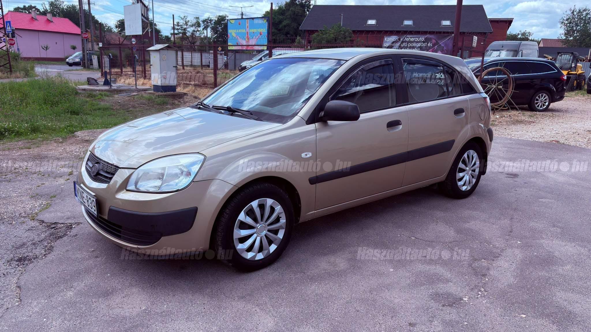 KIA RIO 2006/7 - 1