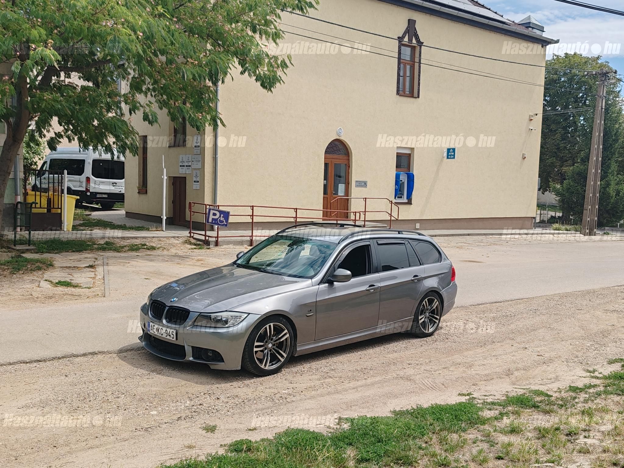 BMW 318 2009 - 1