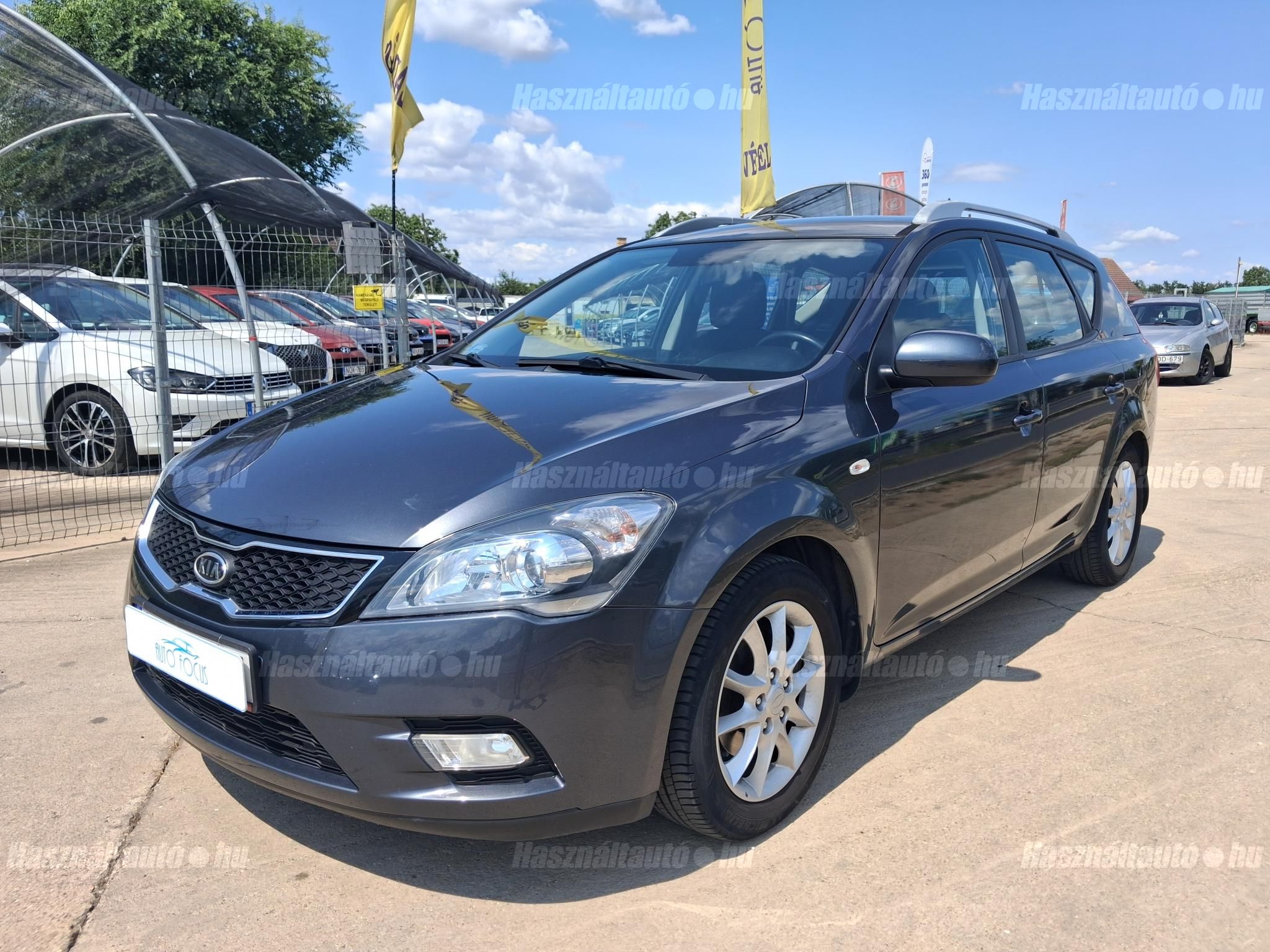 KIA CEE'D 2012/6 - 1