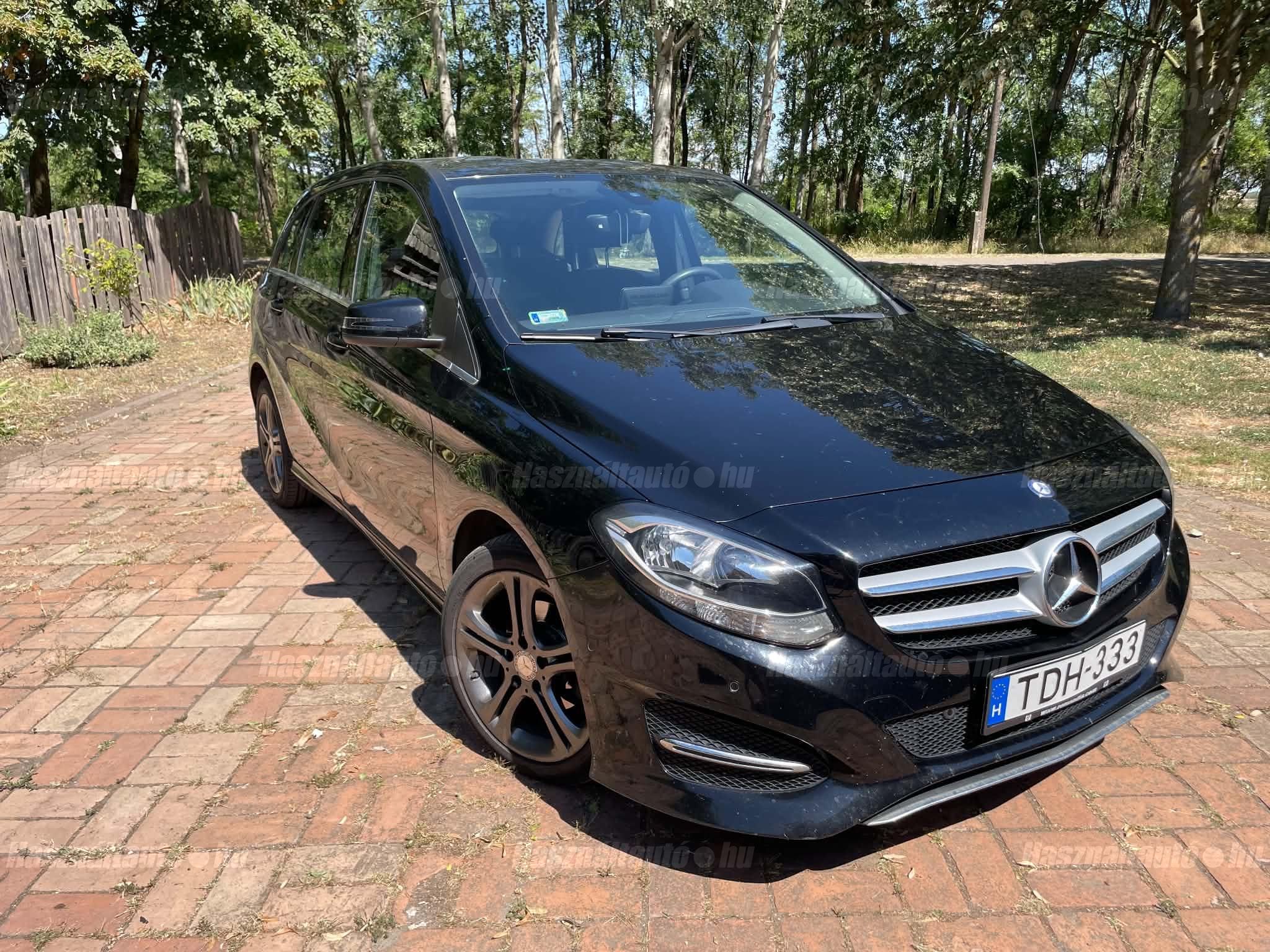 MERCEDES-BENZ B 180 2015/7 - 1
