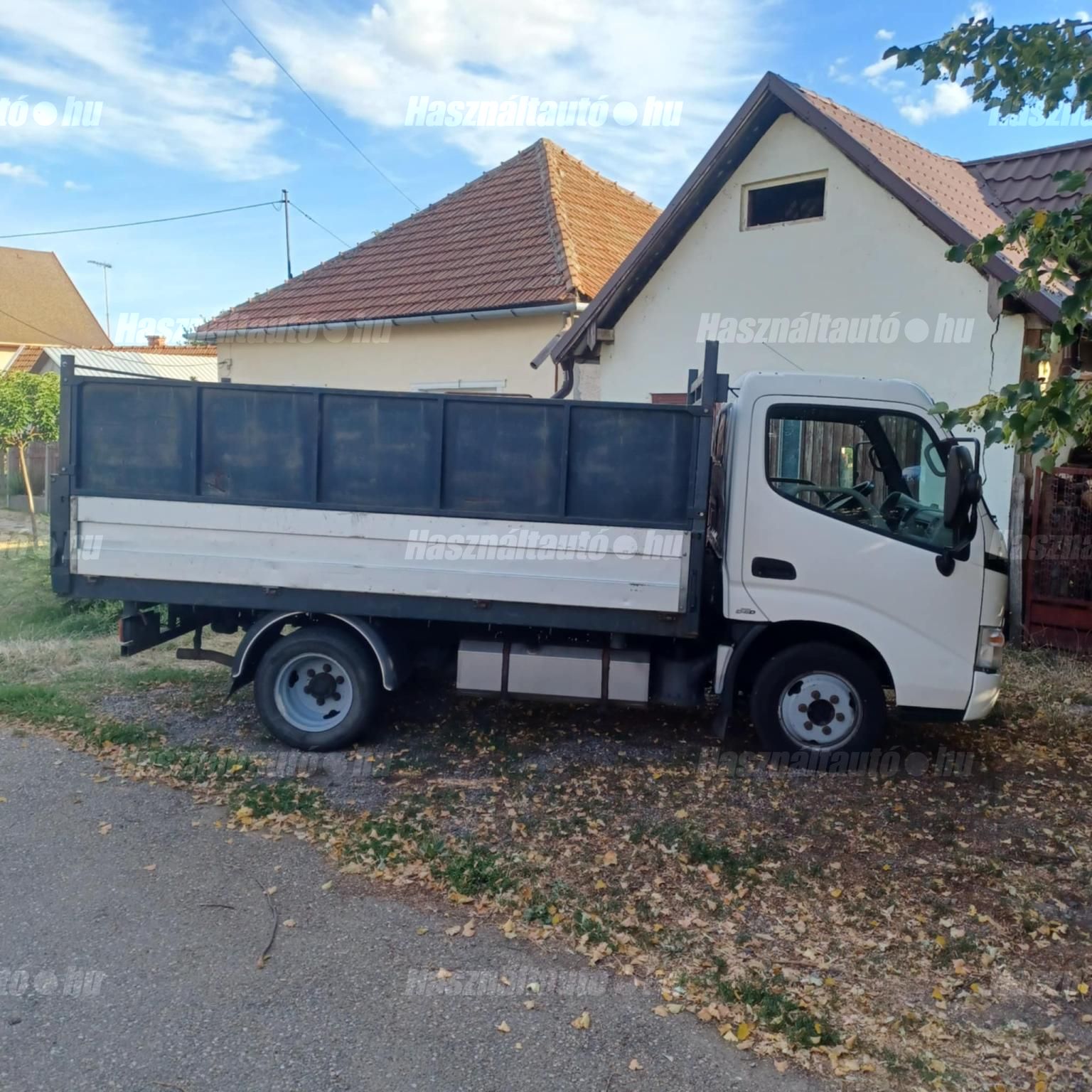 TOYOTA DYNA 2011/8 - 1