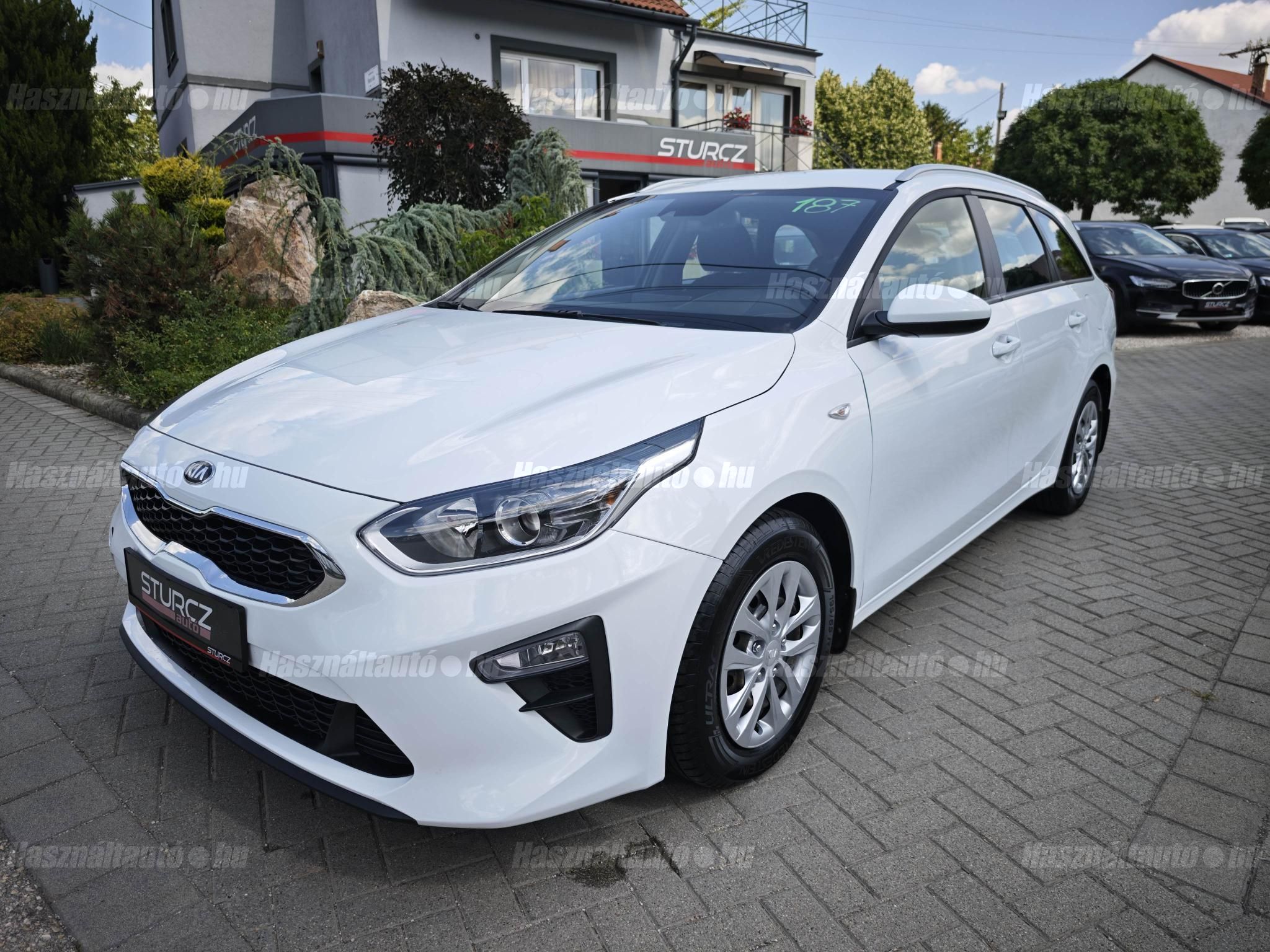 KIA CEE'D 2021/9 - 1
