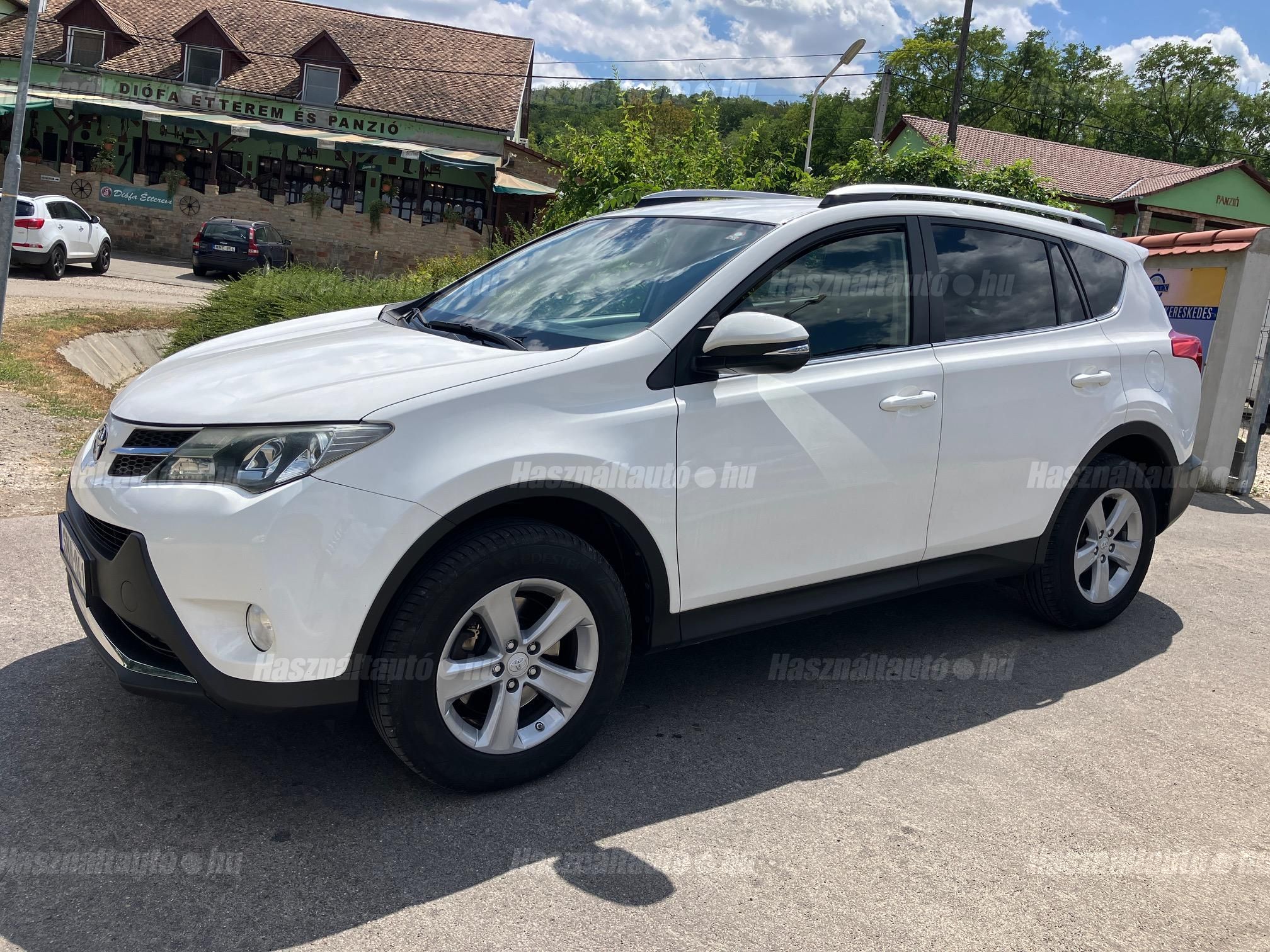 TOYOTA RAV 4 2013/10 - 1