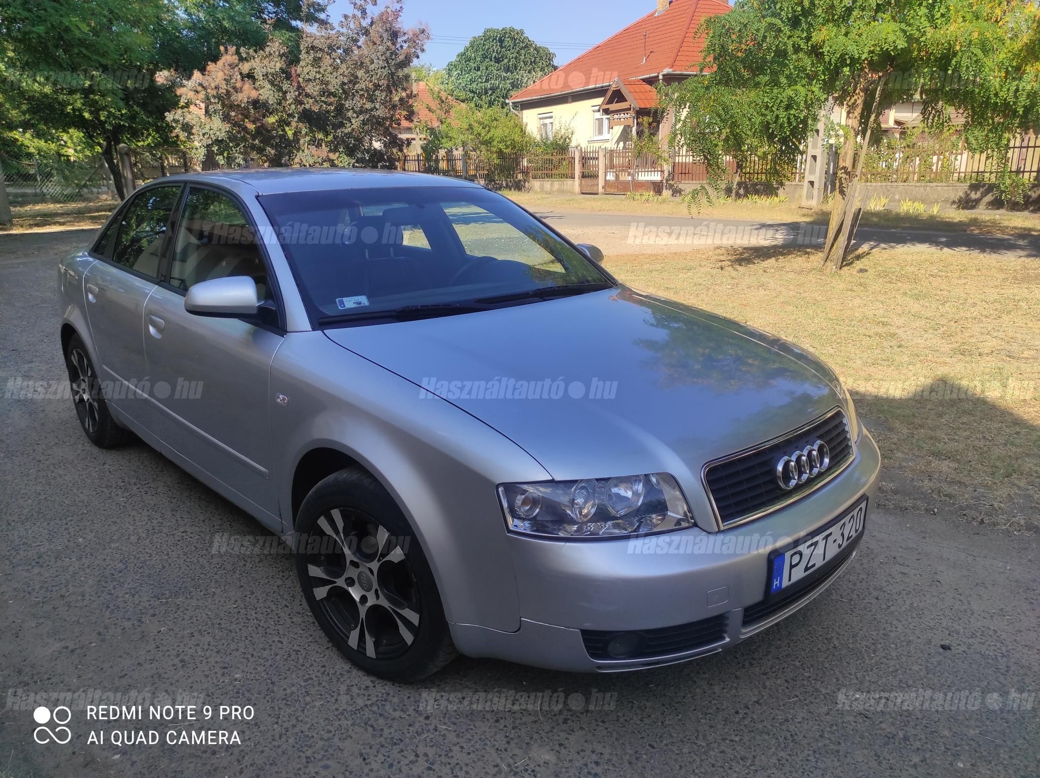 AUDI A4 2001/8 - 1