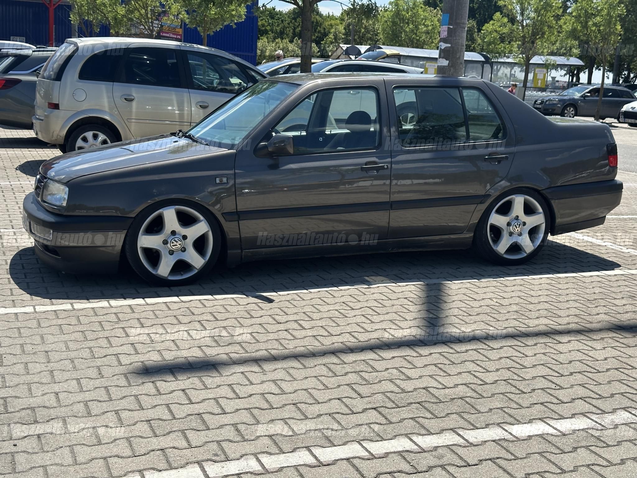 VOLKSWAGEN VENTO 1995/6 - 1