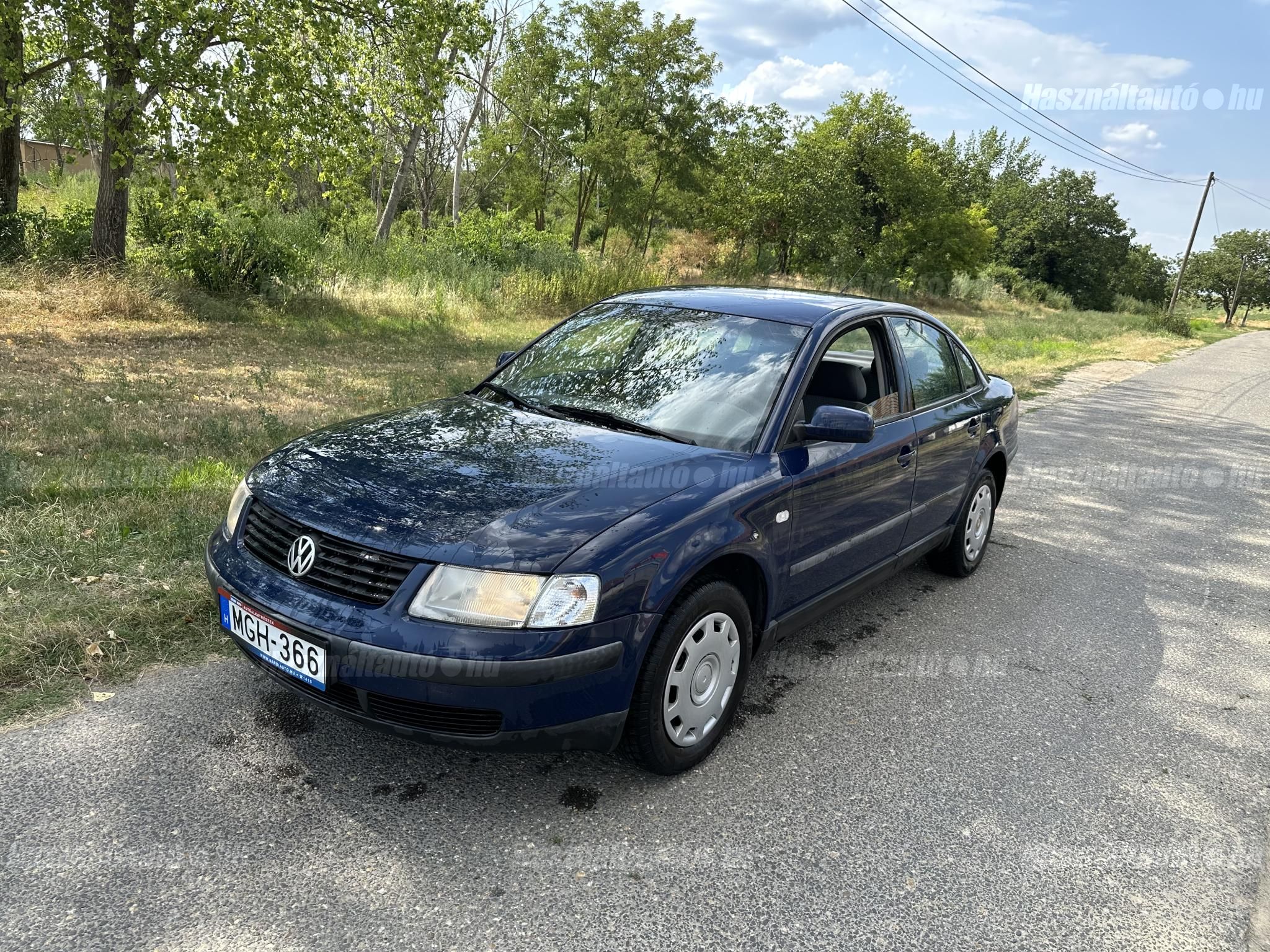 VOLKSWAGEN PASSAT V 2000/6 - 1