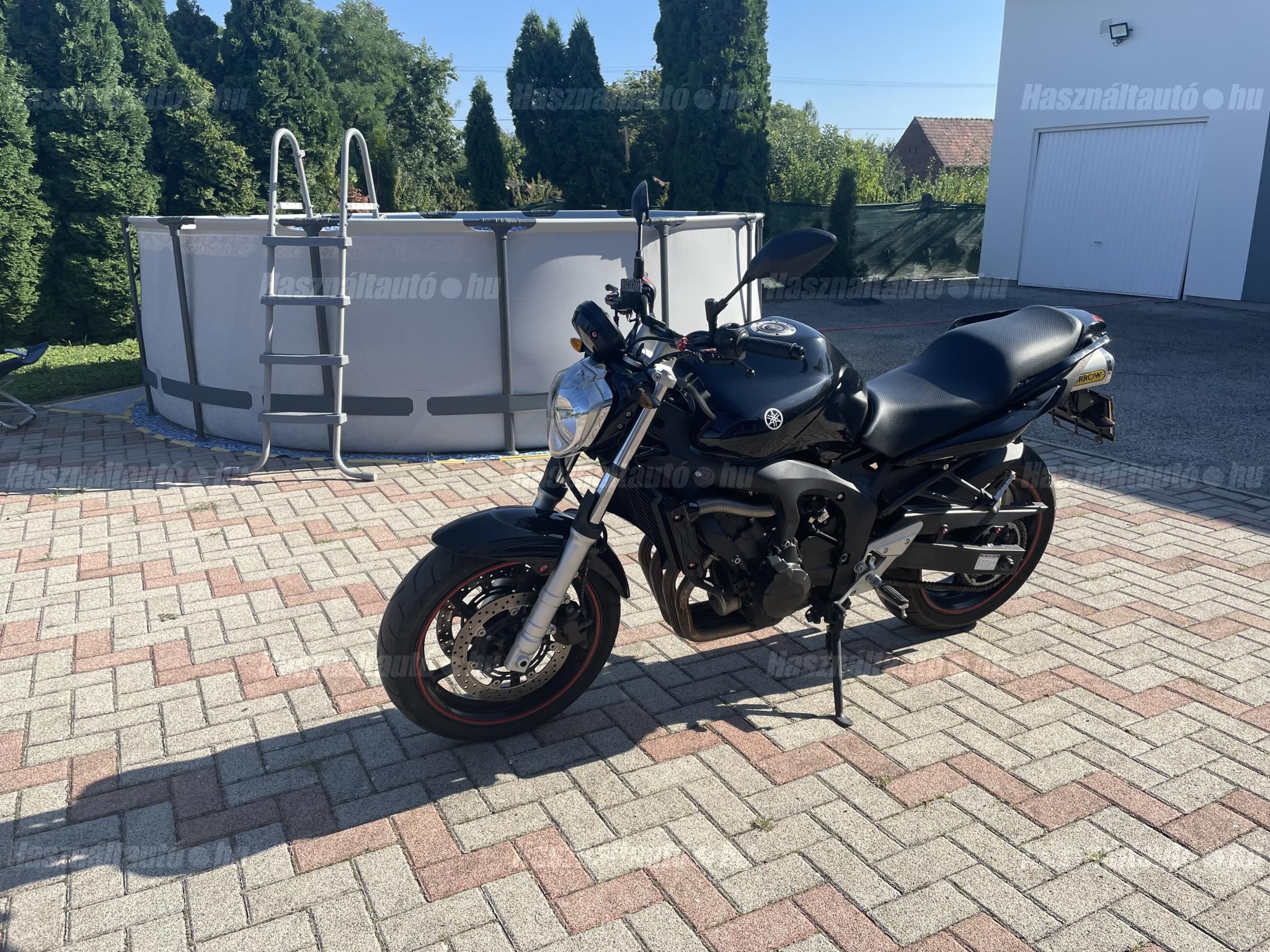 YAMAHA FZ6-N 2006/7 - 1
