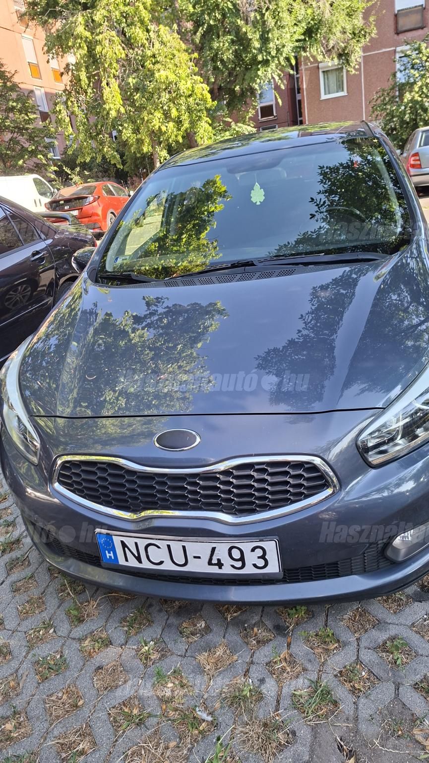KIA CEE'D 2015/4 - 1