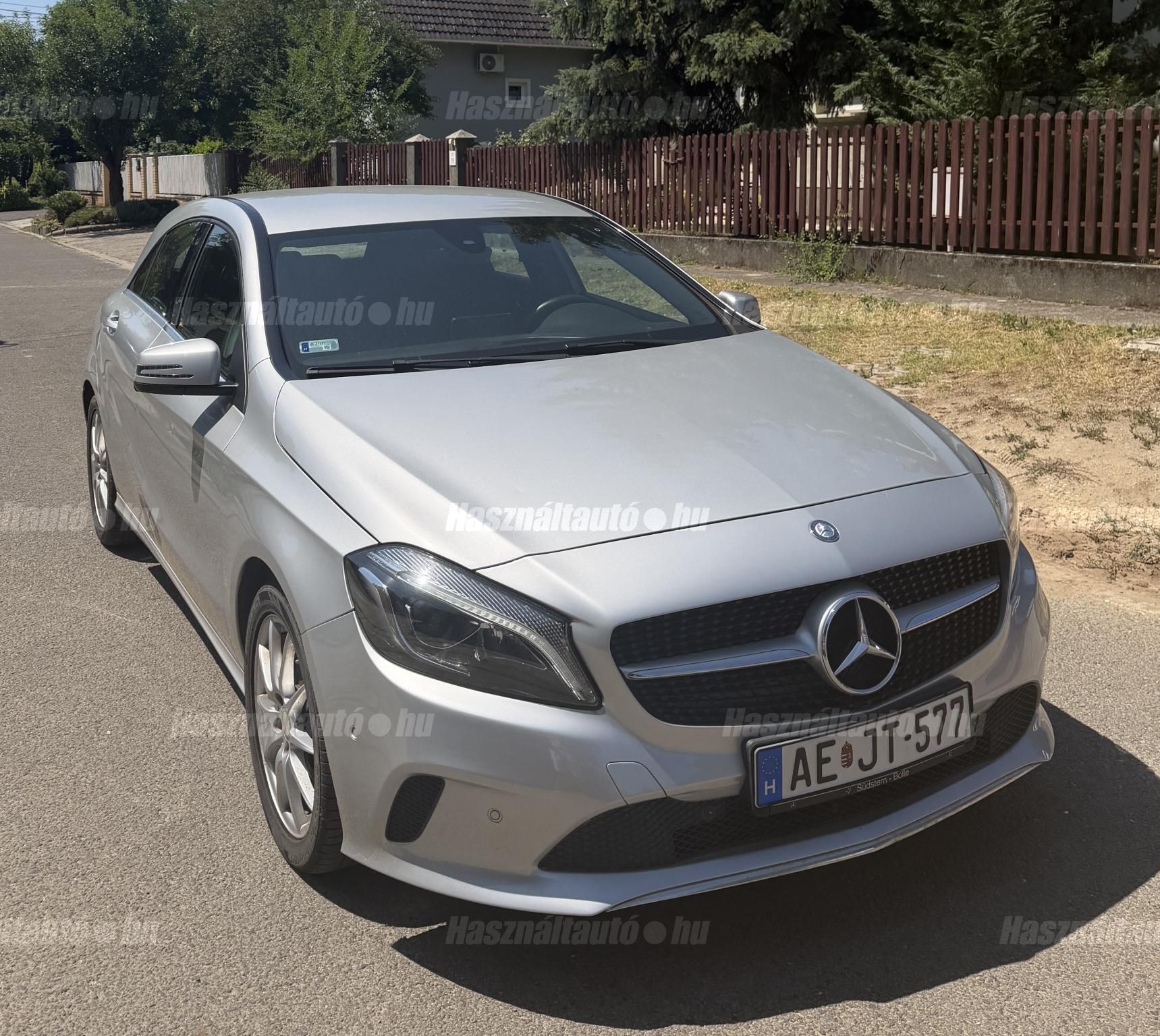 MERCEDES-BENZ A 200 2016/9 - 1