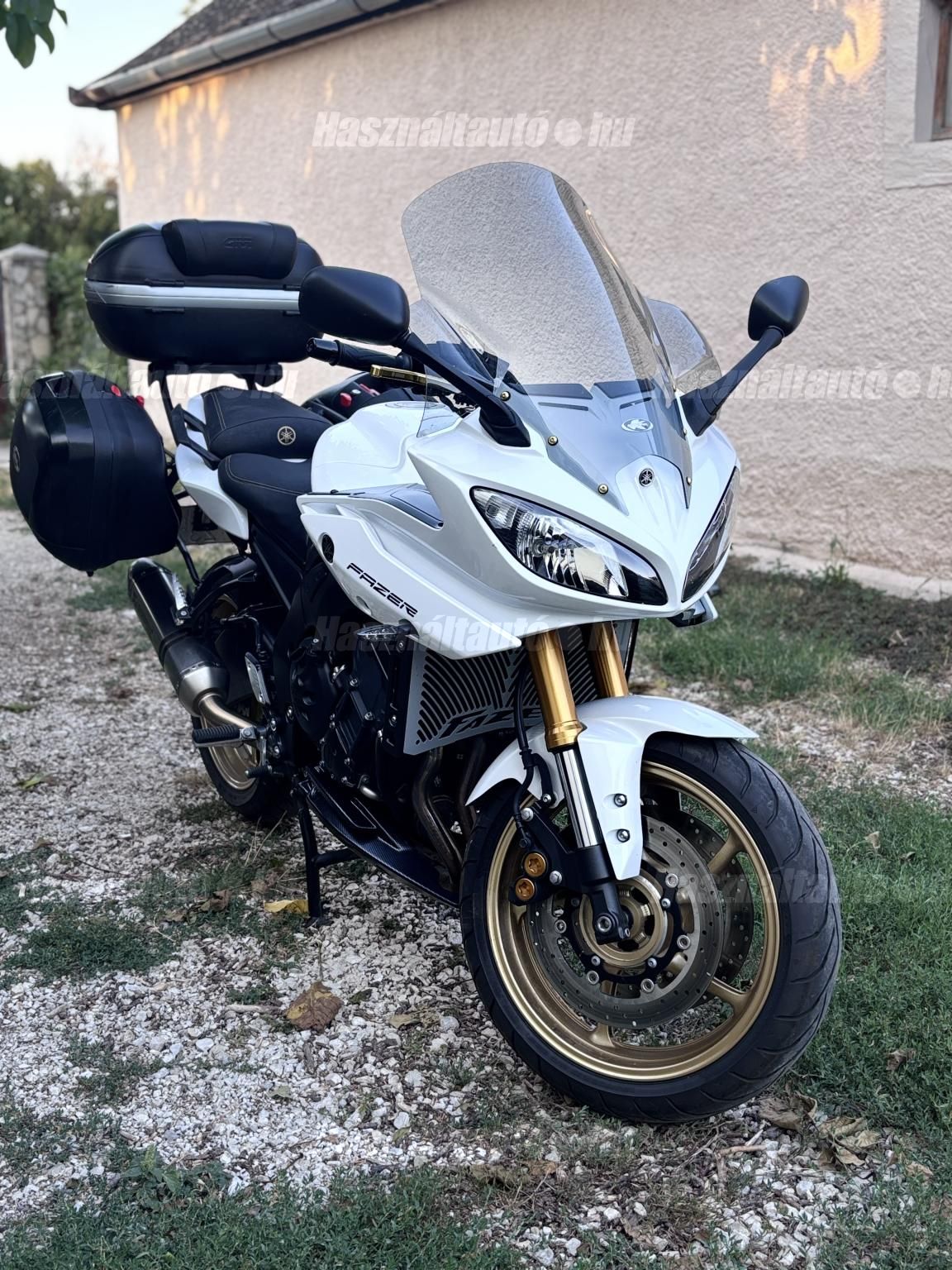 YAMAHA FZ8 2011 - 1
