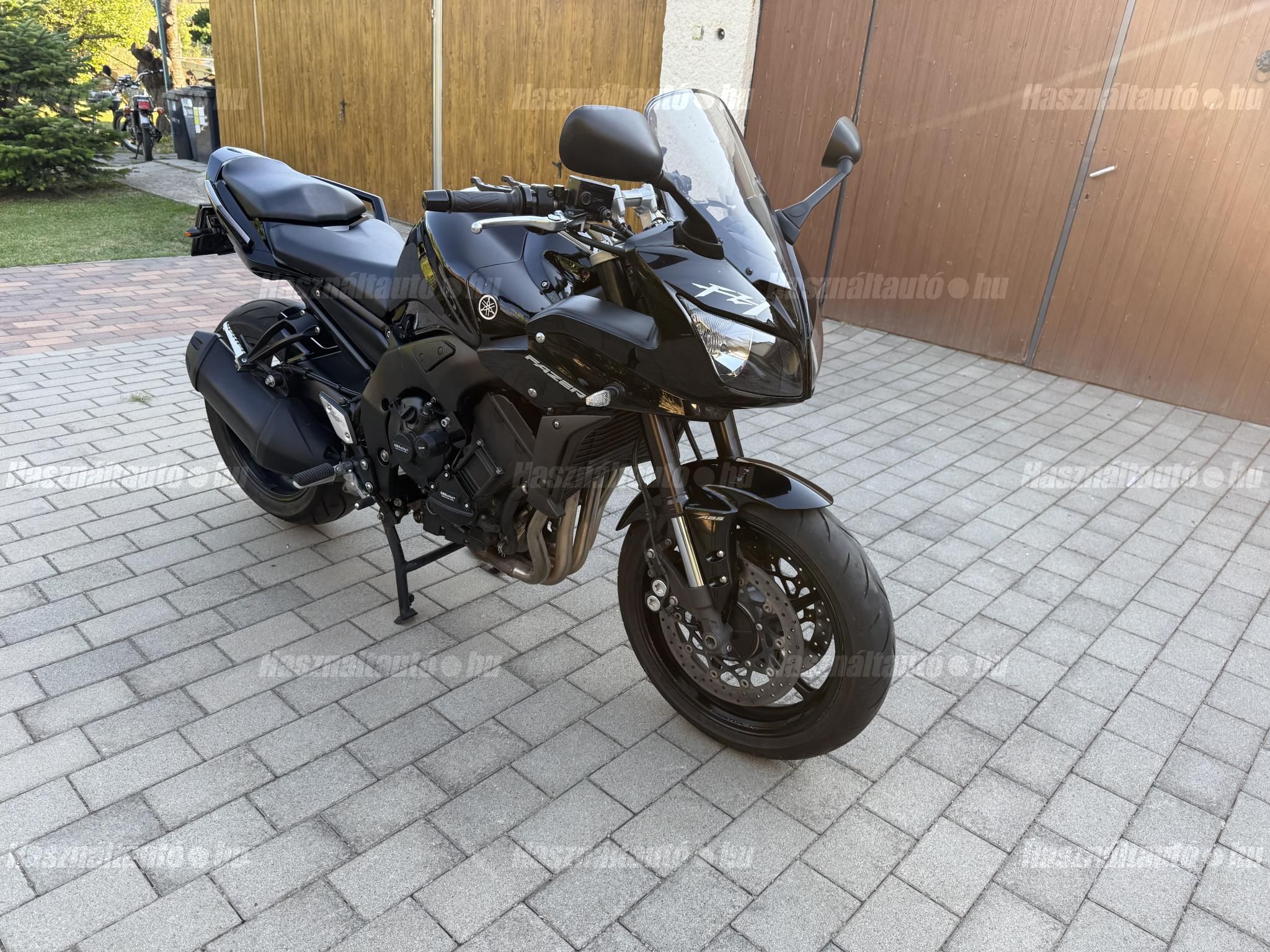 YAMAHA FZ1-S 2010/6 - 1