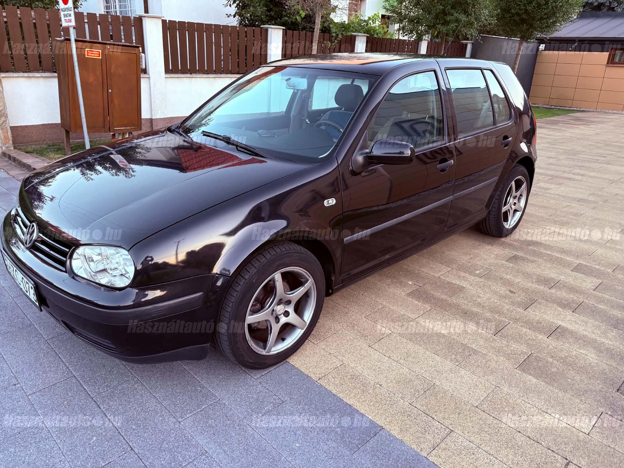 VOLKSWAGEN GOLF IV 2002/8 - 1