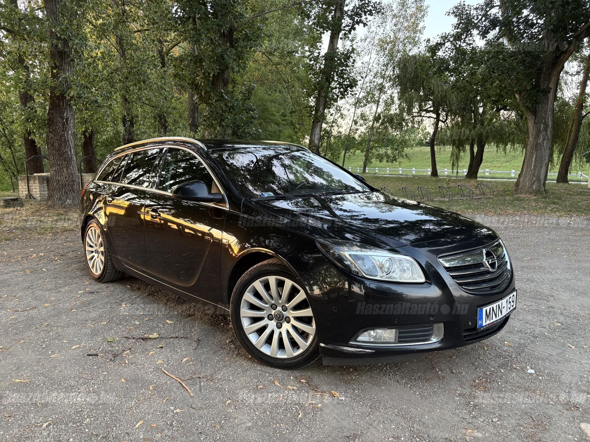OPEL INSIGNIA 2010/8 - 1