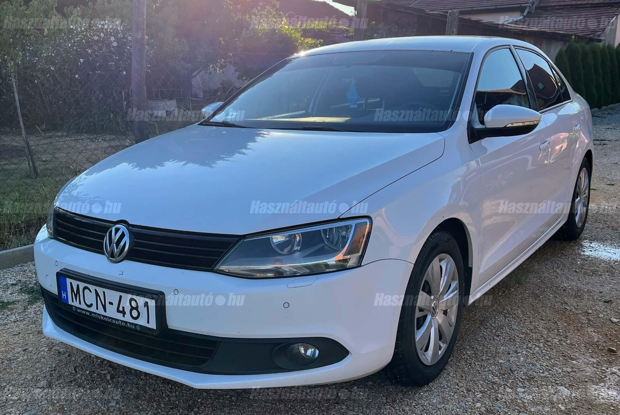 VOLKSWAGEN JETTA VI 2012/5 - 1