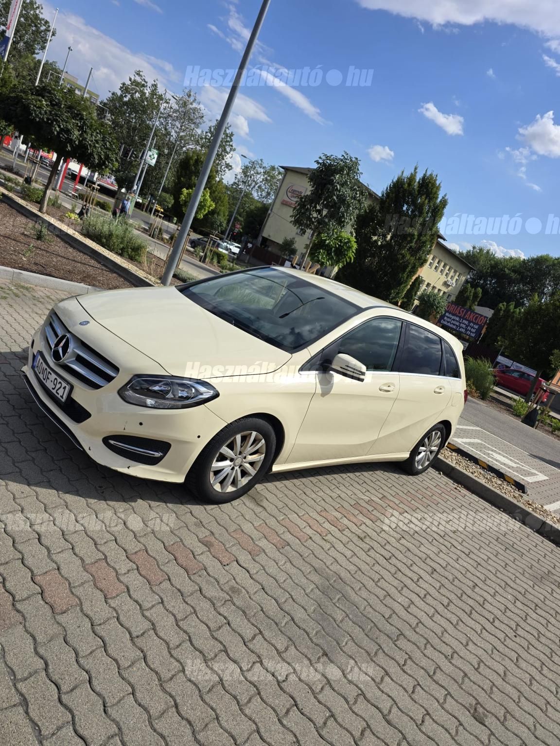 MERCEDES-BENZ B 180 2016/1 - 1