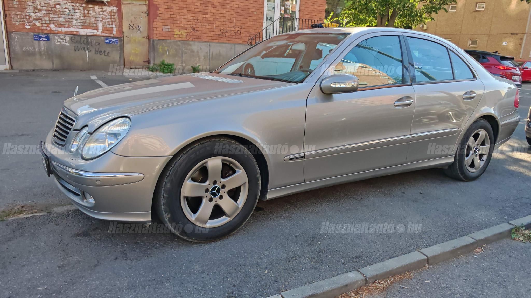 MERCEDES-BENZ E 220 2004/1 - 1